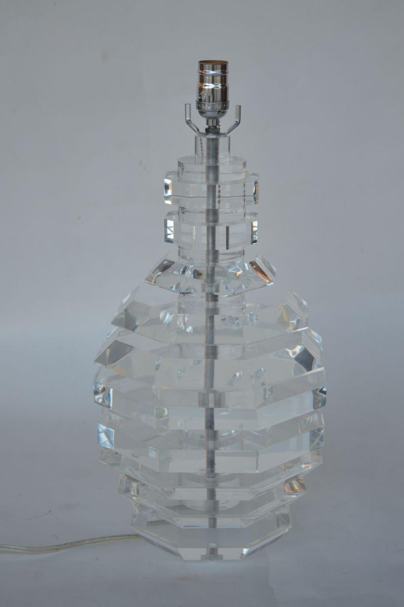 Pair of Acrylic Lamps For Sale 3