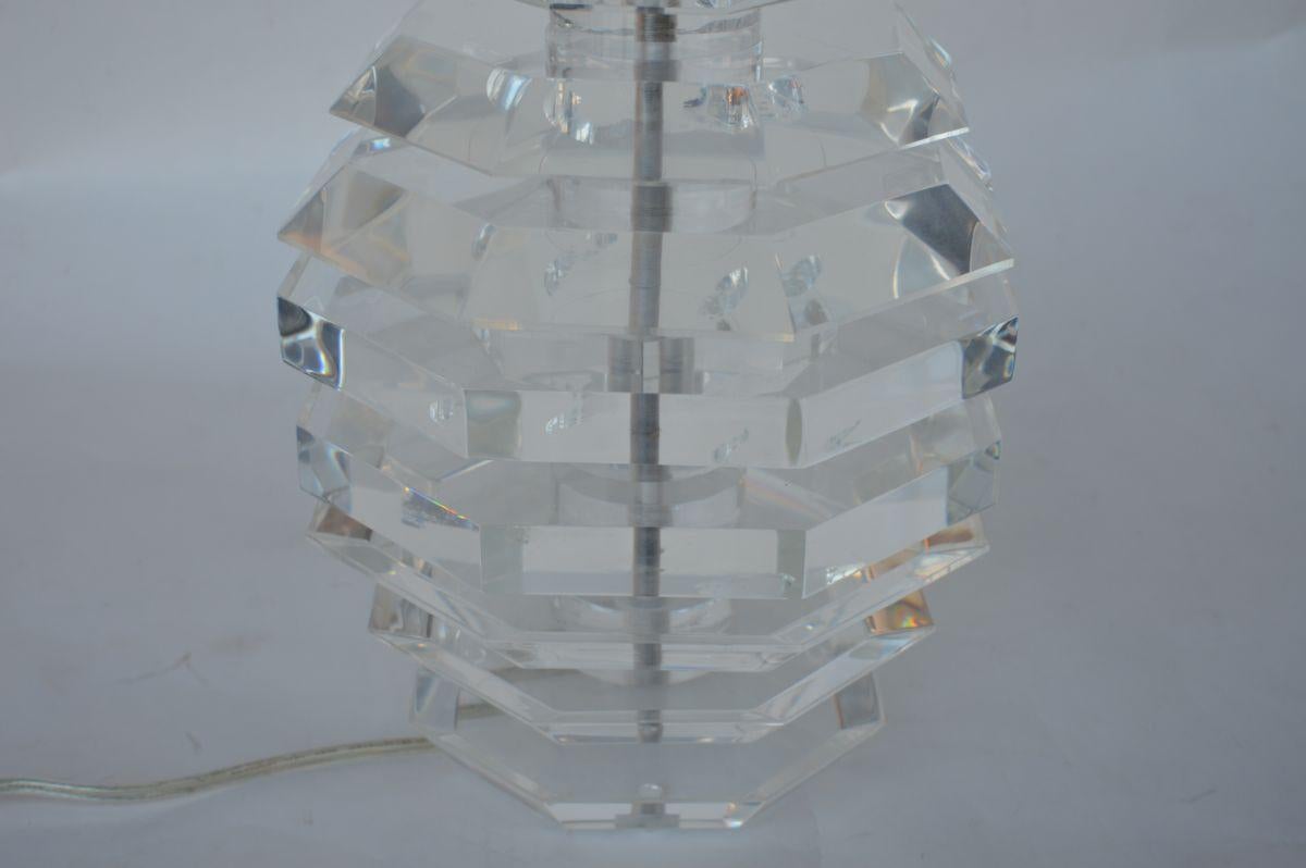 Pair of Acrylic Lamps For Sale 4