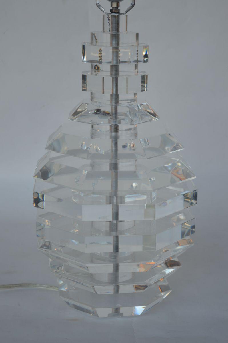Pair of Acrylic Lamps For Sale 5