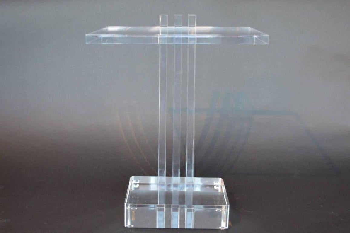 Pair of Acrylic Side Tables Designed by Les Prismatiques. U.S.A 1970's. In Excellent Condition For Sale In Los Angeles, CA