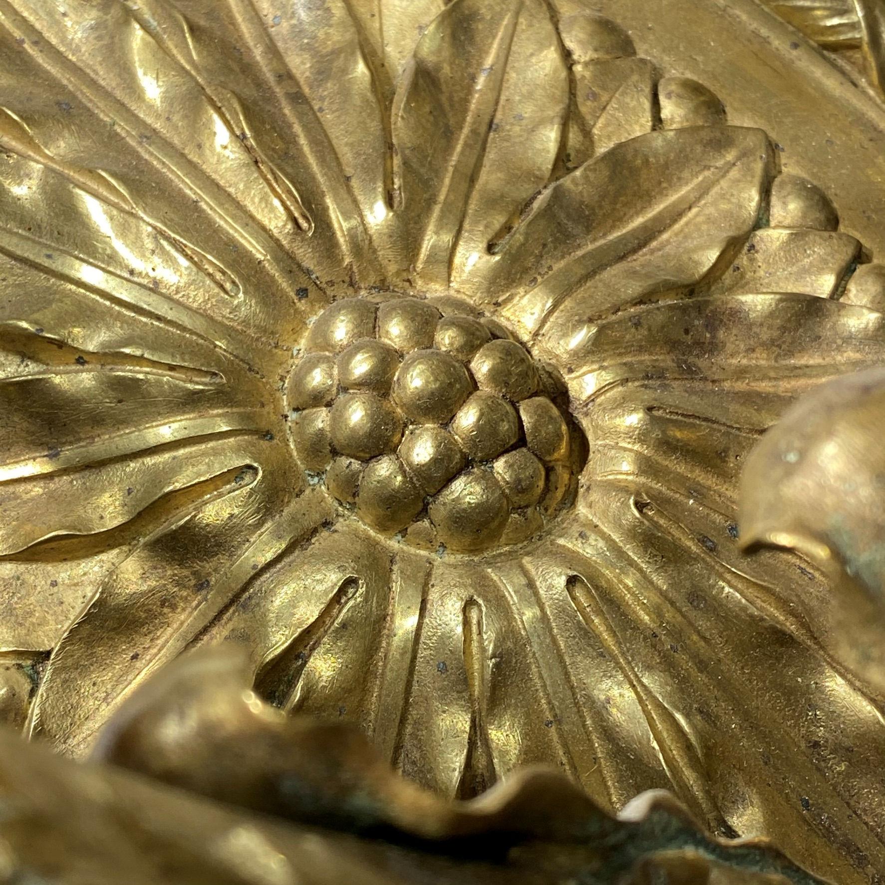Fünfarmige Wandleuchten aus vergoldeter Bronze im Adam-Stil, Paar im Angebot 3