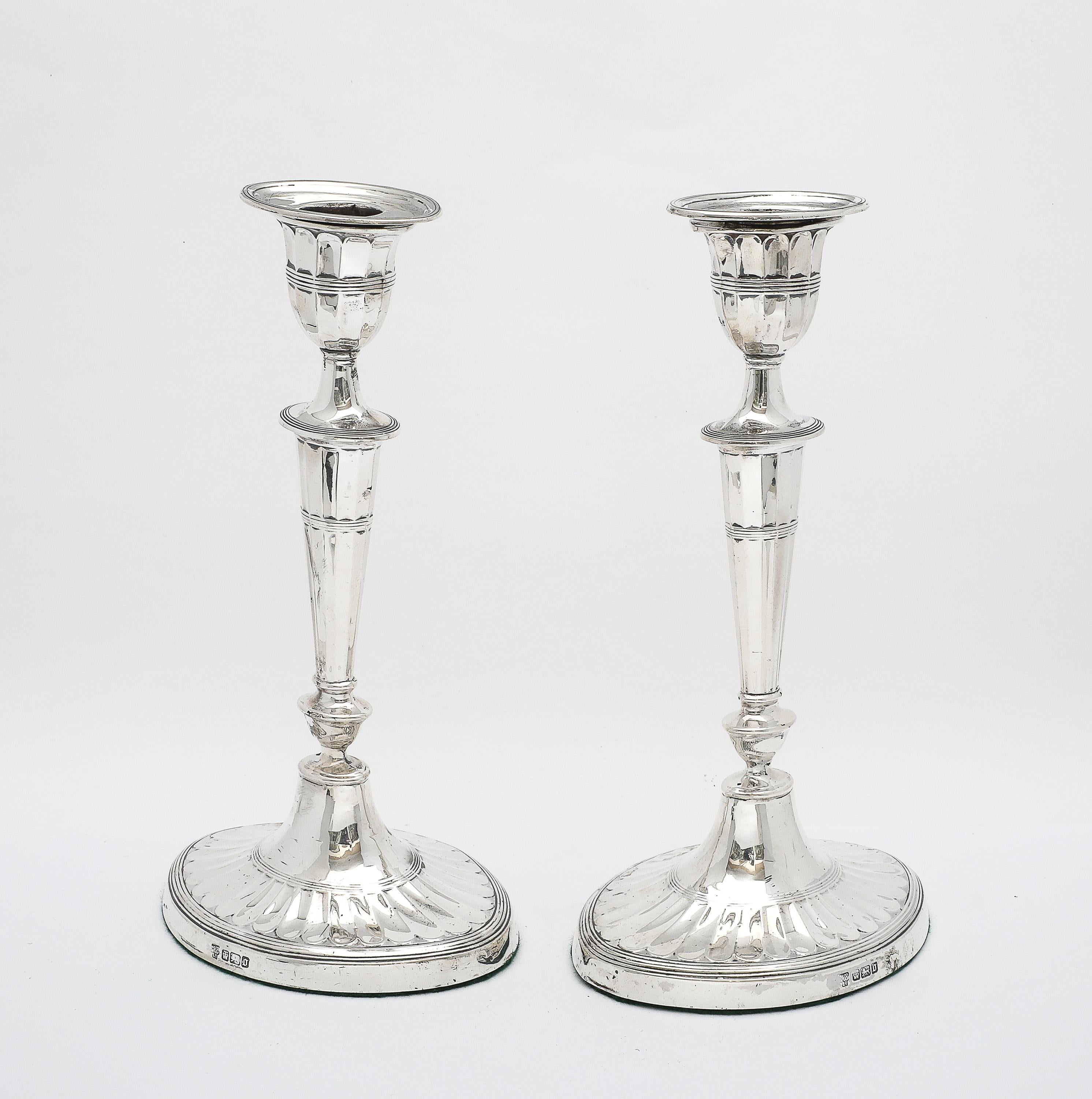 Early 20th Century Pair of Adam -Style Sterling Silver Candlesticks For Sale