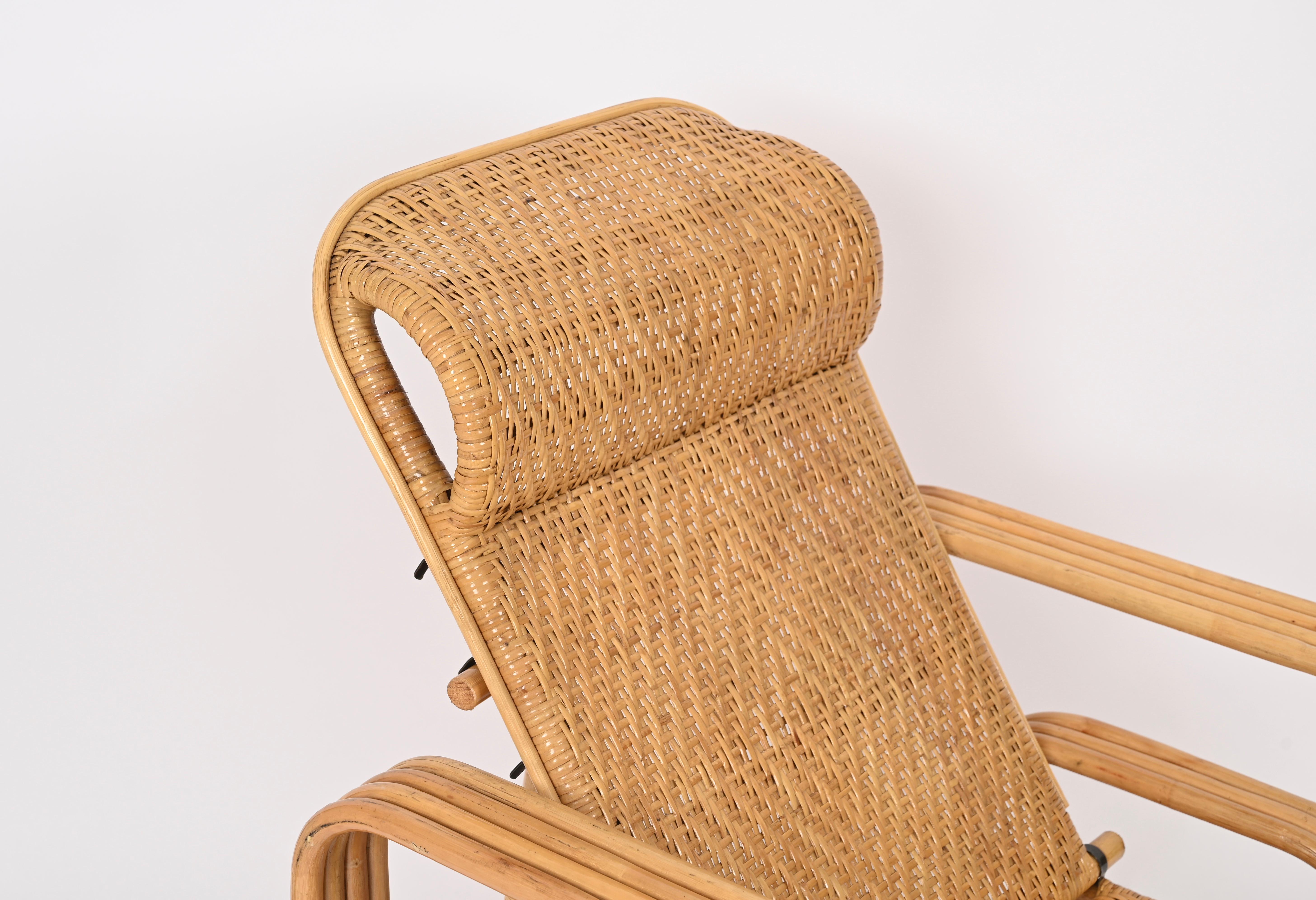 Pair of Adjustable Chaise Longue / Lounge Chairs, Wicker and Rattan, Italy '70s  For Sale 1