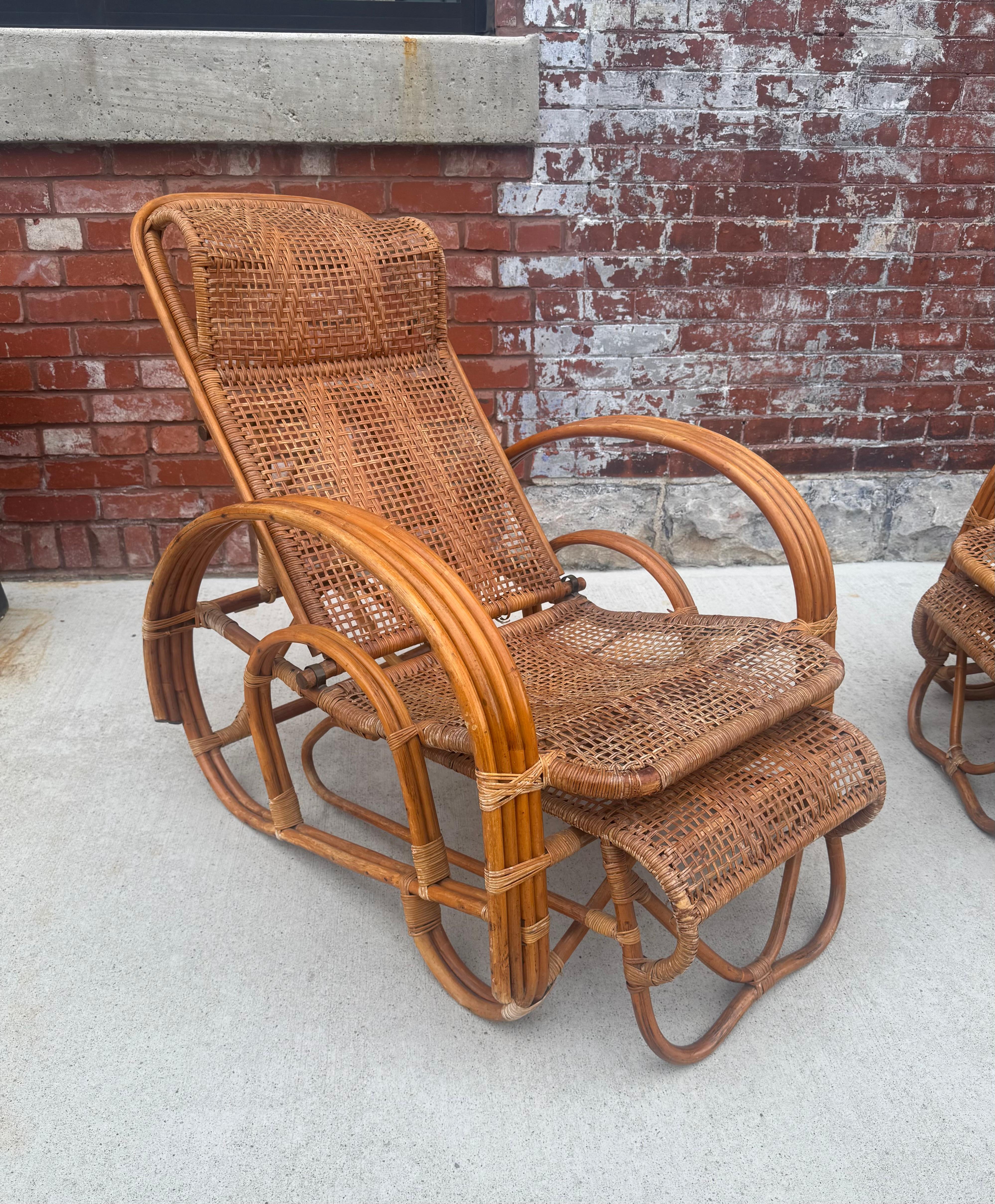 Bambù Coppia di sedie a sdraio regolabili/ottomane in vimini e bambù, Italia anni '70 in vendita