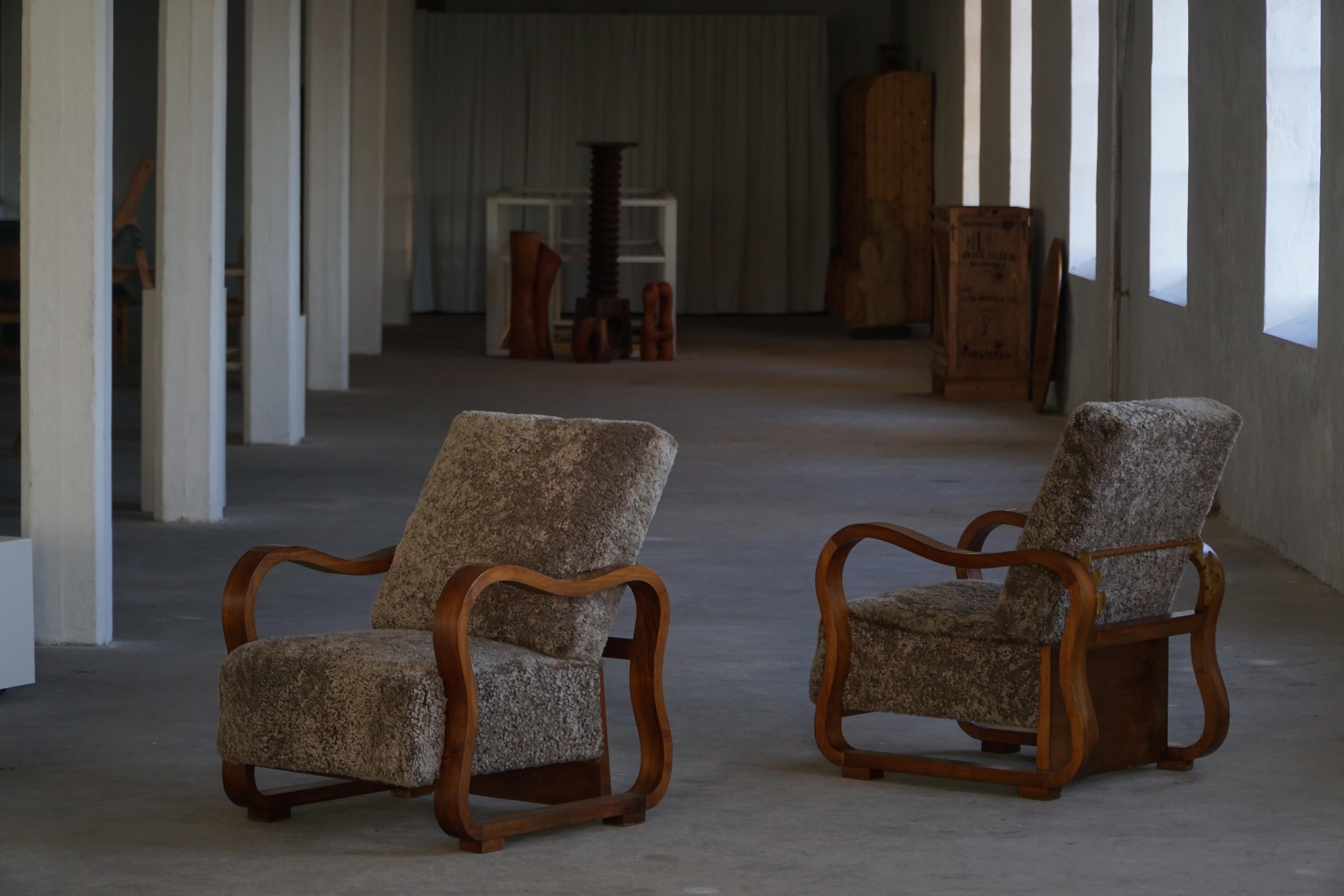Pareja de sillones Art Decó daneses ajustables de lana de cordero y nogal, años 30 en venta 10