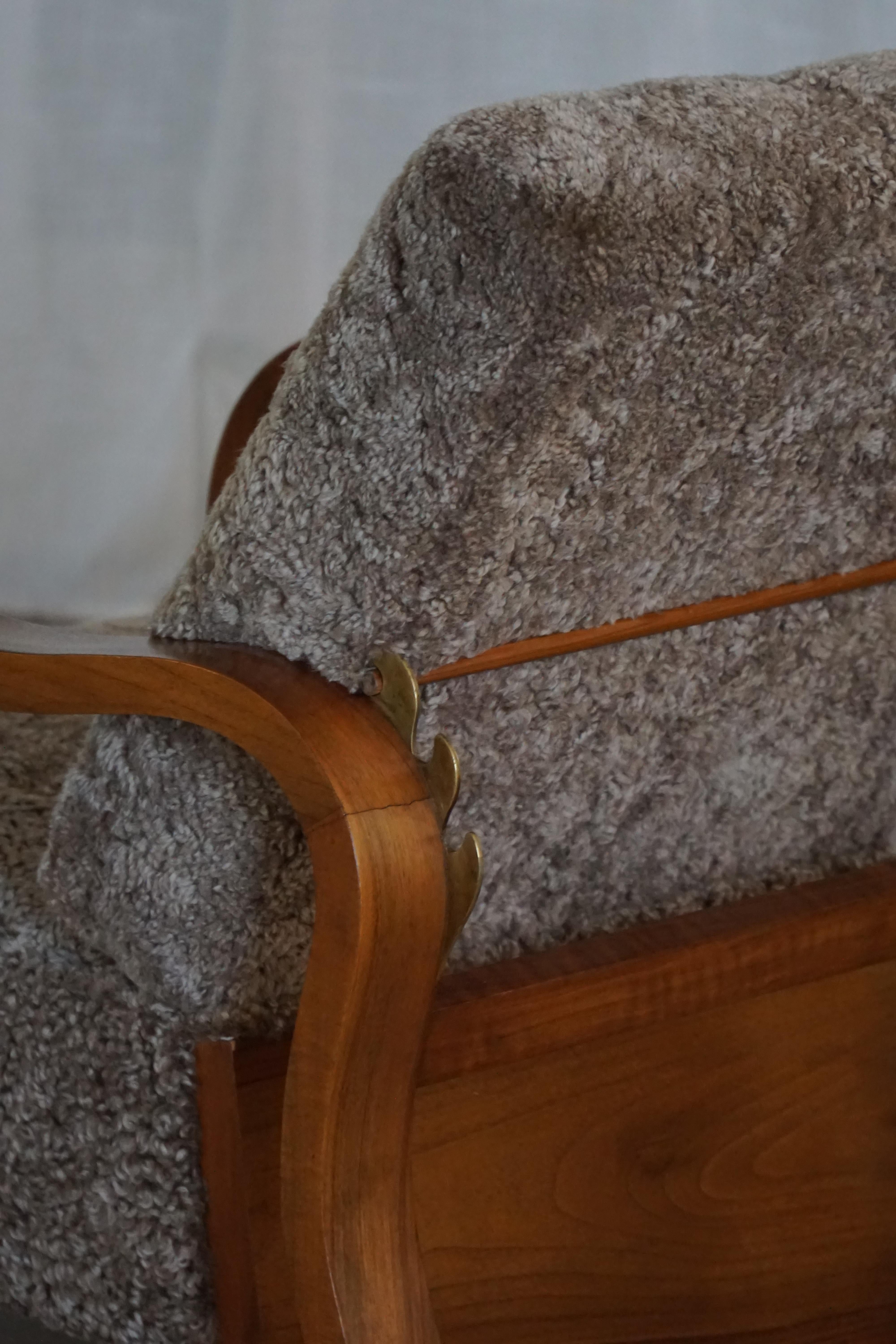 Pareja de sillones Art Decó daneses ajustables de lana de cordero y nogal, años 30 Corderillo en venta