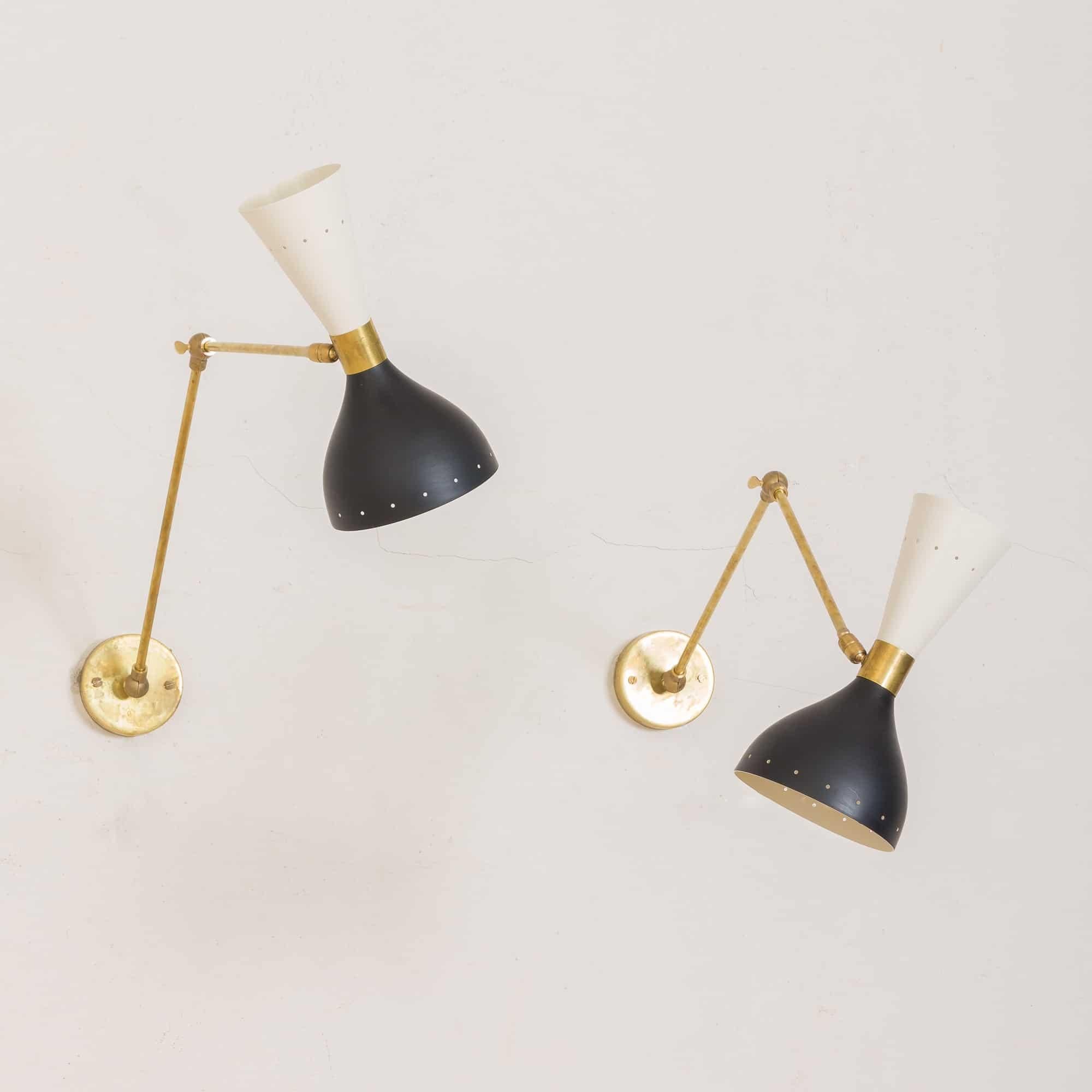 Coppia di applique regolabili in ottone bianco nero Stilnovo 1950 in vendita 6