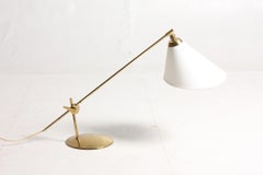 Paire de lampes de bureau réglables en laiton conçues par Poul Dinesen, années 1950