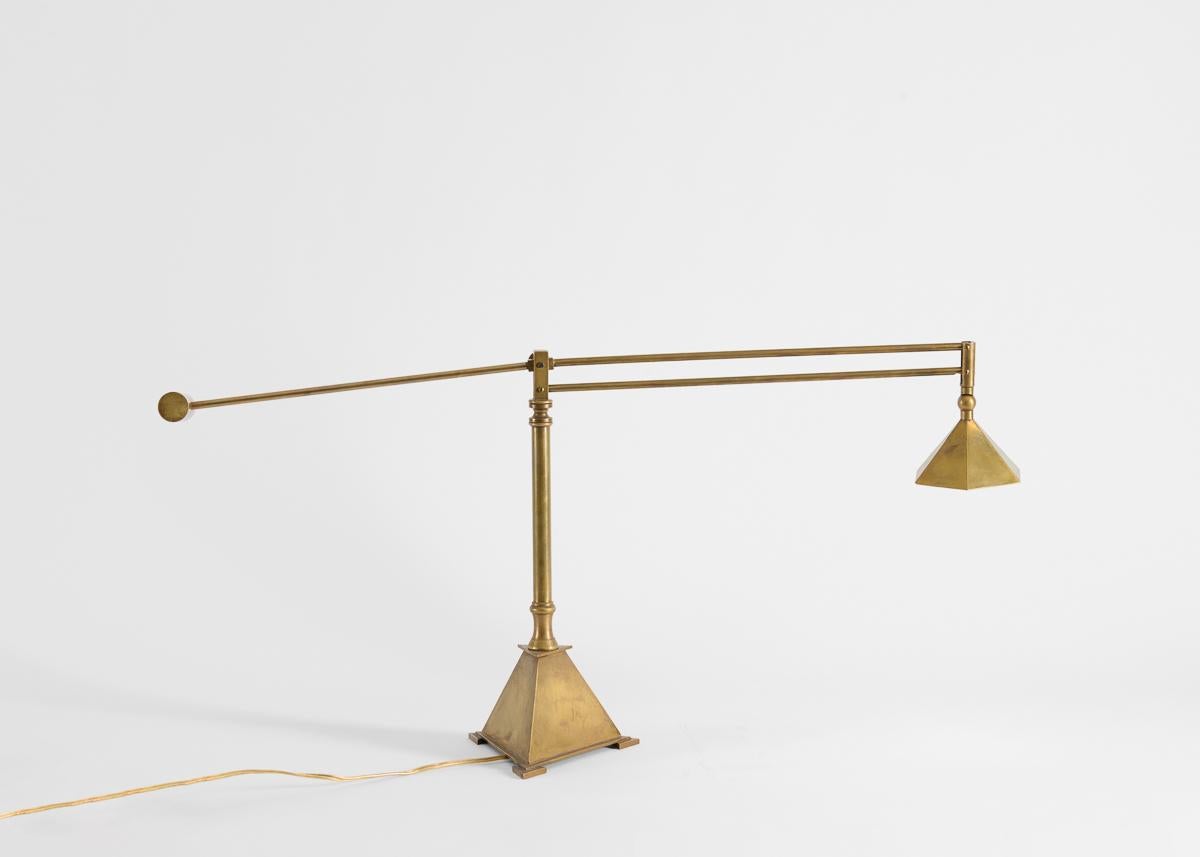 Deux lampes de table à base pyramidale de la collection de Thierry Despont Bon état - En vente à New York, NY