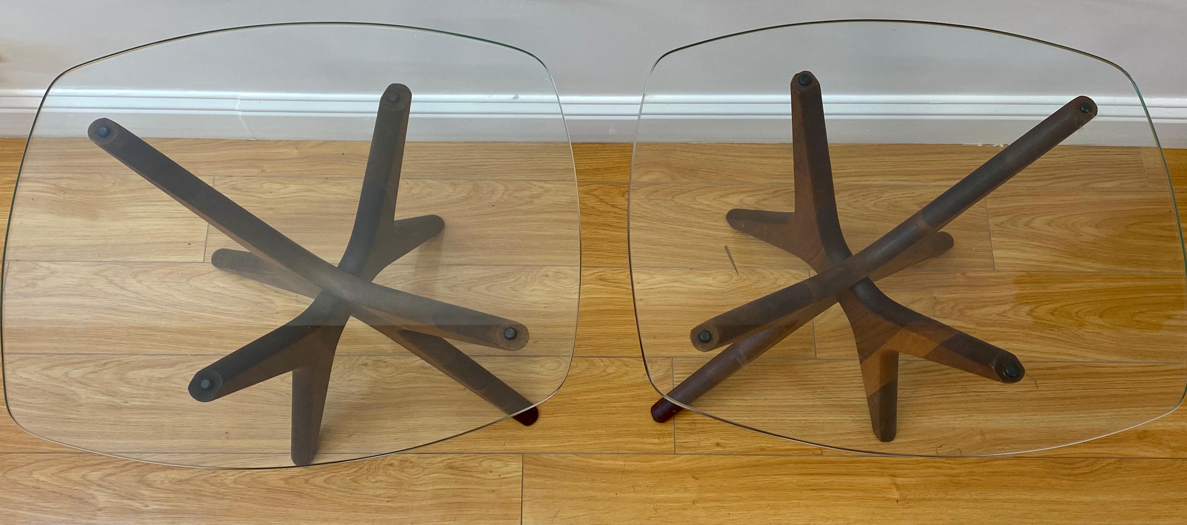 Pair of Adrian Pearsall Craft Associates Jax Walnut Side Tables, circa 1960 In Good Condition In San Francisco, CA