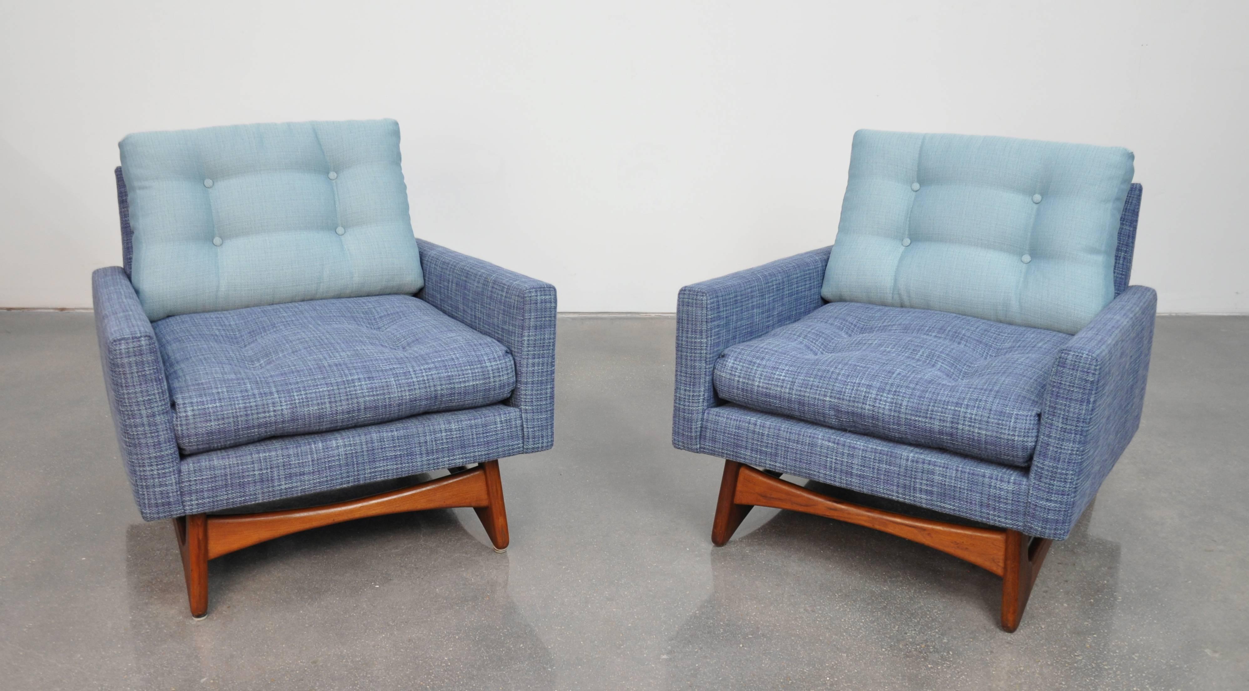 Mid-20th Century Pair of Adrian Pearsall for Craft Associates Walnut and Blue Tweed Lounge Chairs