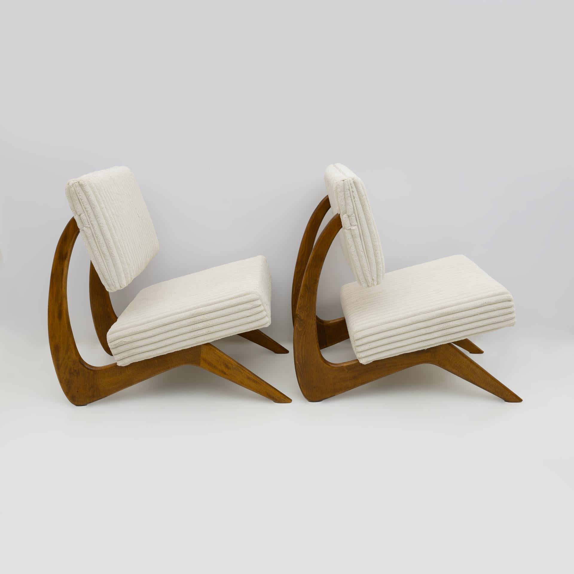 Paar Adrian Pearsall-Loungesessel aus Nussbaumholz aus der Mitte des Jahrhunderts für Craft Associates (Mitte des 20. Jahrhunderts) im Angebot
