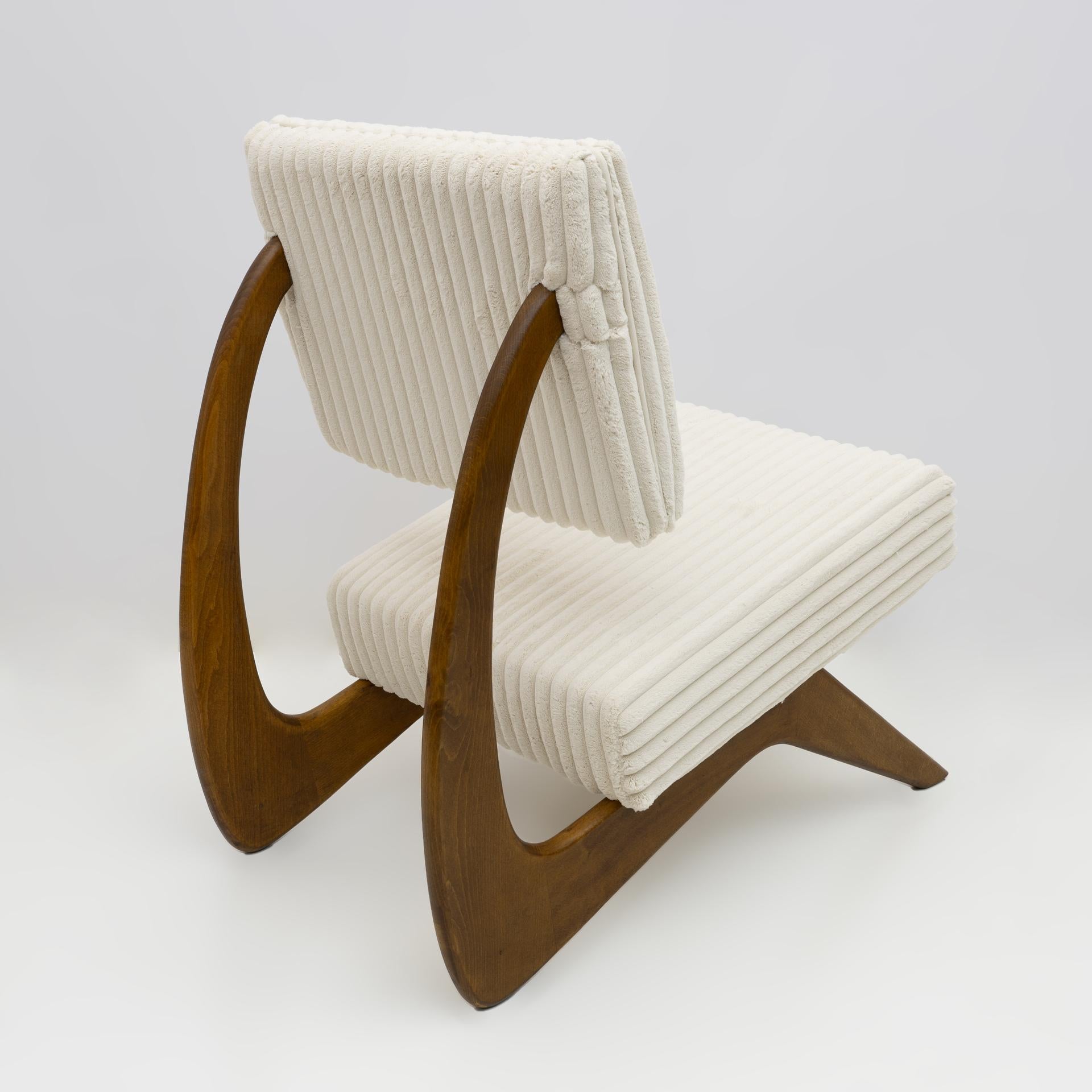 Paar Adrian Pearsall-Loungesessel aus Nussbaumholz aus der Mitte des Jahrhunderts für Craft Associates im Angebot 2