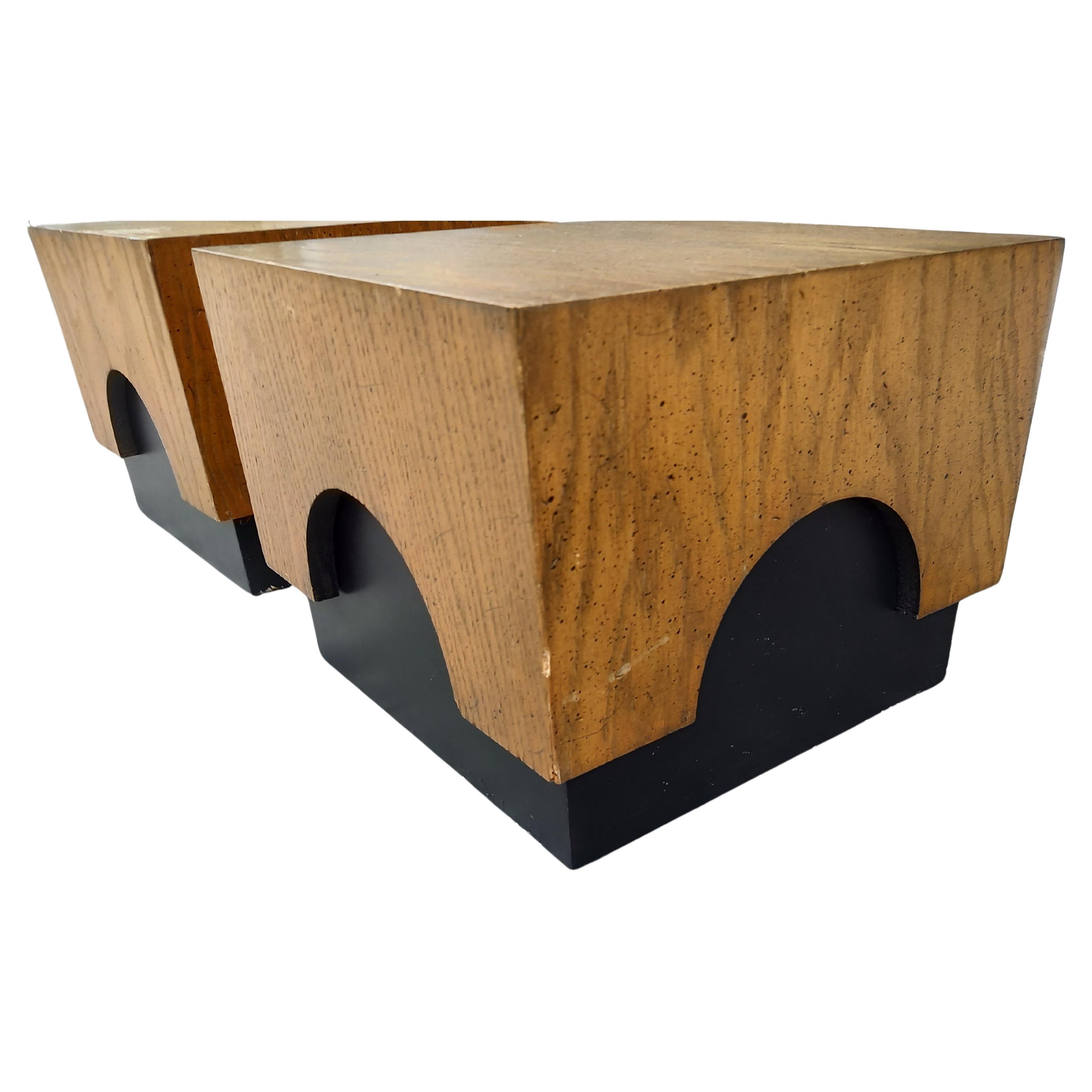 Americano Coppia di tavolini bassi in stile Adrian Pearsall C1967 in vendita
