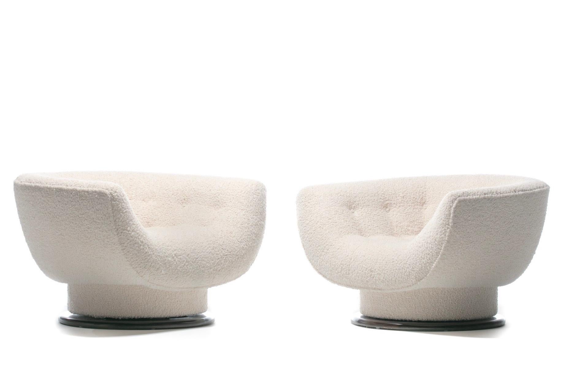 Mid-Century Modern Pair of Adrian Pearsall Swivel Lounge Chairs in Ivory Bouclé with Walnut Bases