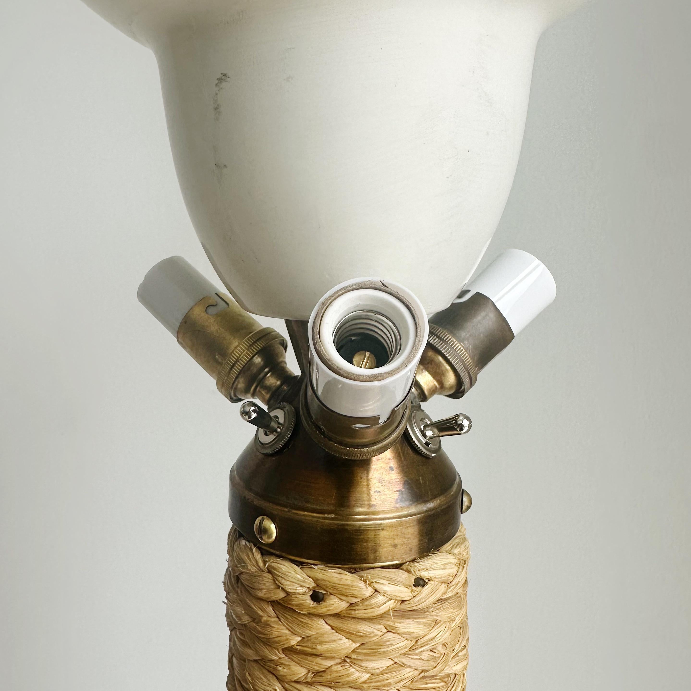 Paar moderne Seil-Stehlampen von Adrien Audoux und Frida Minet, Frankreich, 1950er Jahre im Angebot 1