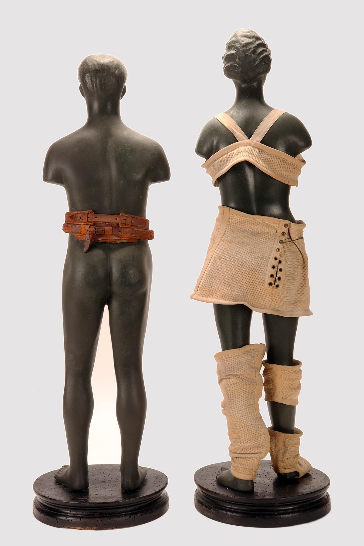 Pair of advertising mannequins for elastic and containment belts, France 1920 In Good Condition In Milan, IT