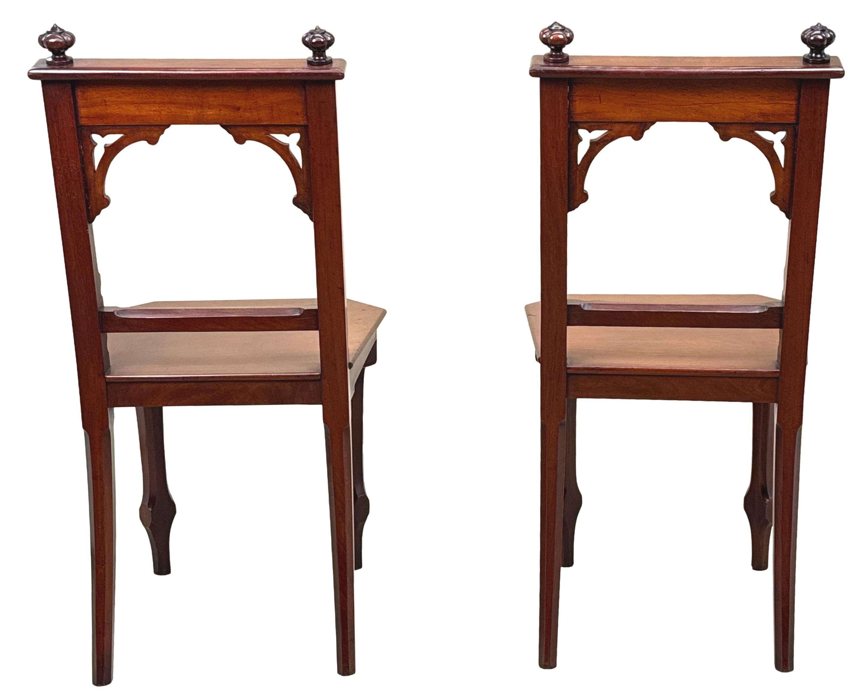 Paar Ästhetisches Design Viktorianische Mahagoni-Hallenstühle im Angebot 3