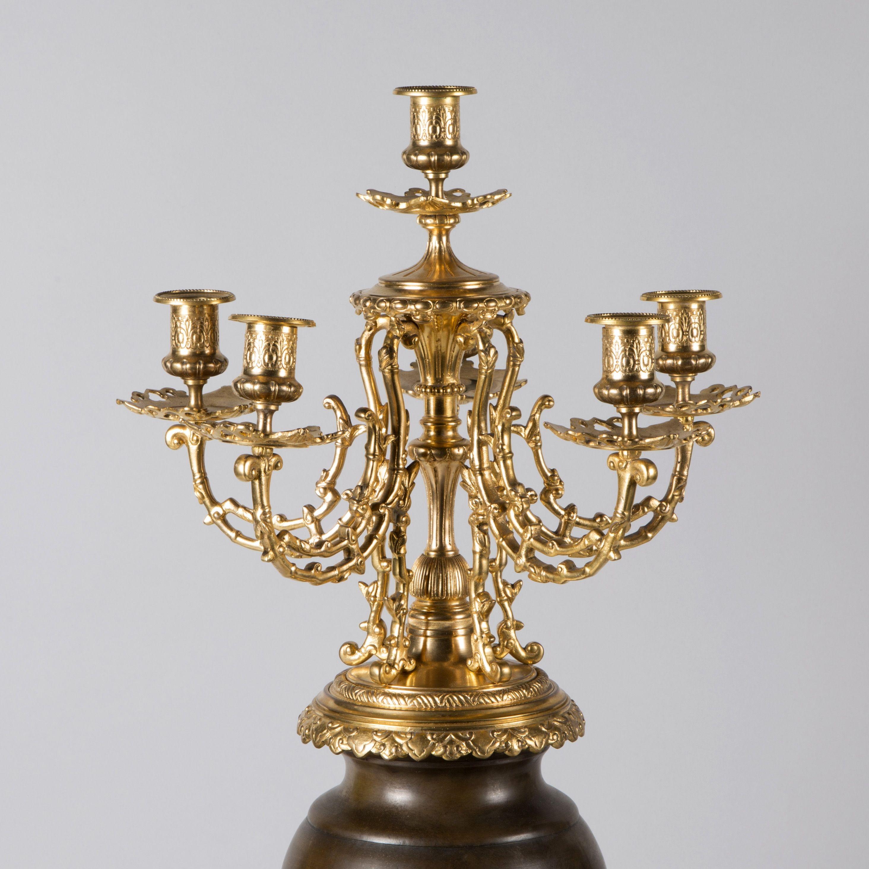 Pair Of Aesthetic/Japonism Style Candelabras - Meiji with Shakudo Decoration (Bronze) im Angebot
