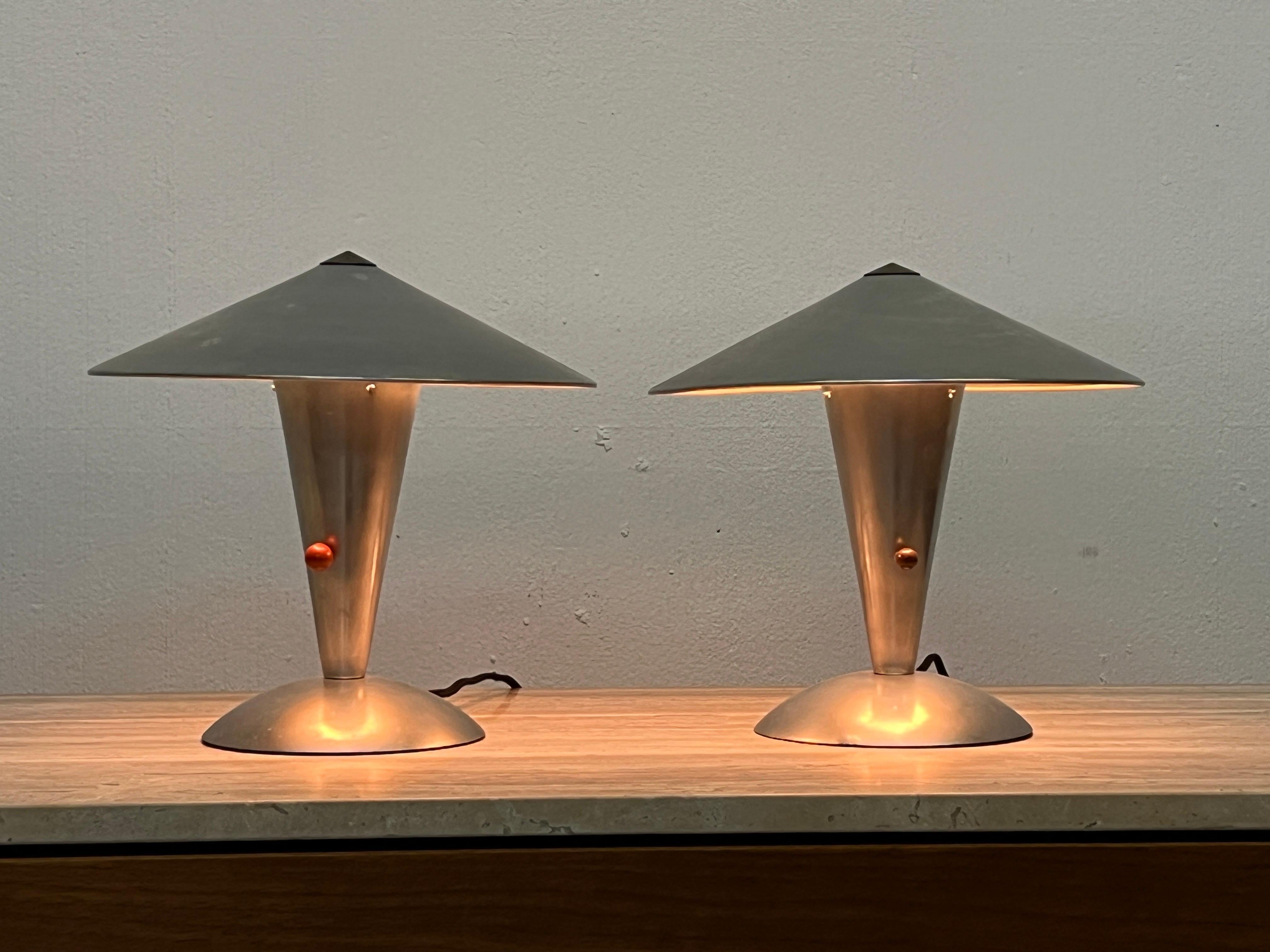 Paar AF 4 Tischlampen von Walter von Nessen im Angebot 7