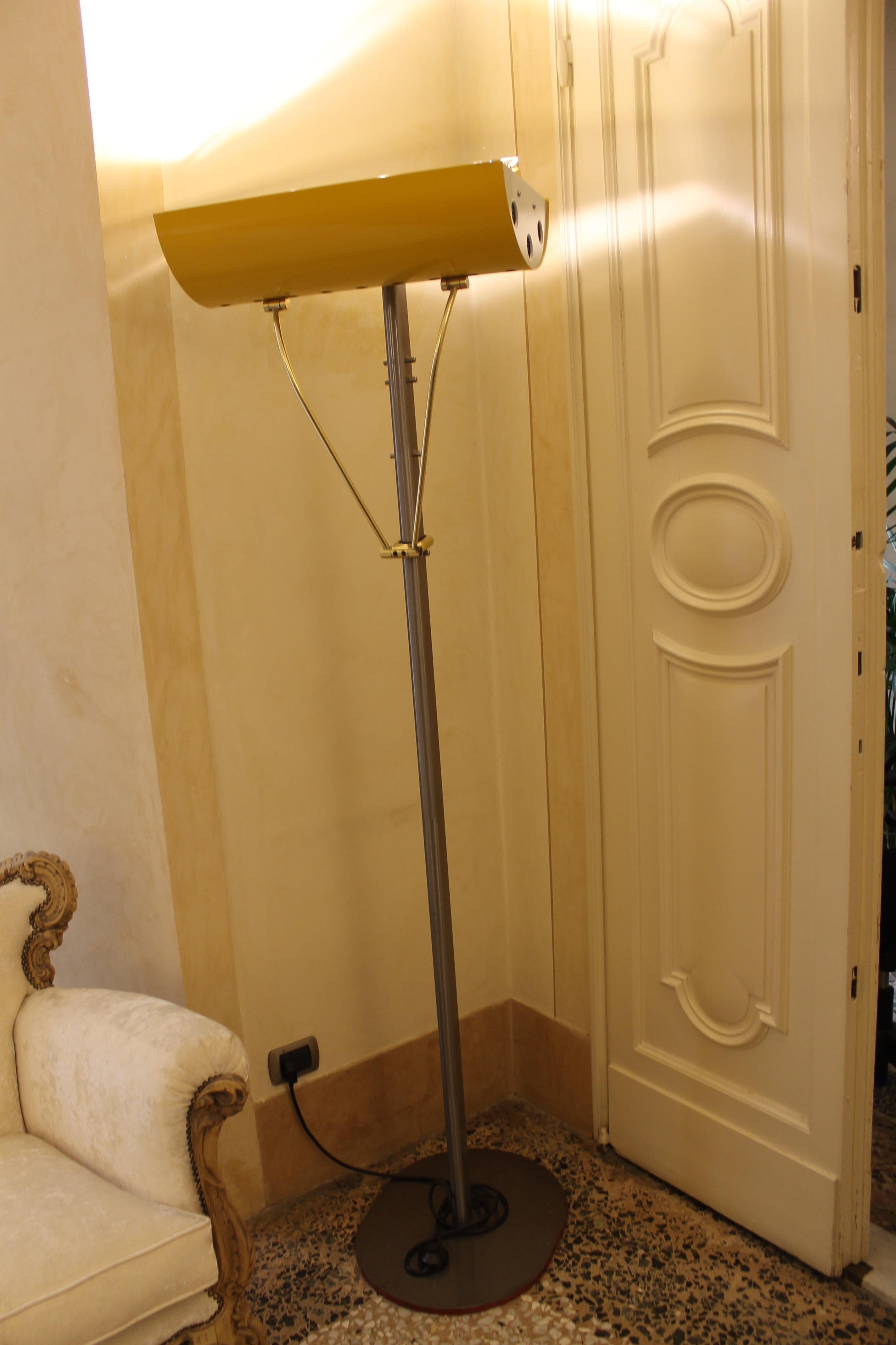 Pair of Afra and Tobia Scarpa yellow floor lamps for the Saleroom of Benetton in Florence, Italy 1980 ca.

Another pair in green color available.

