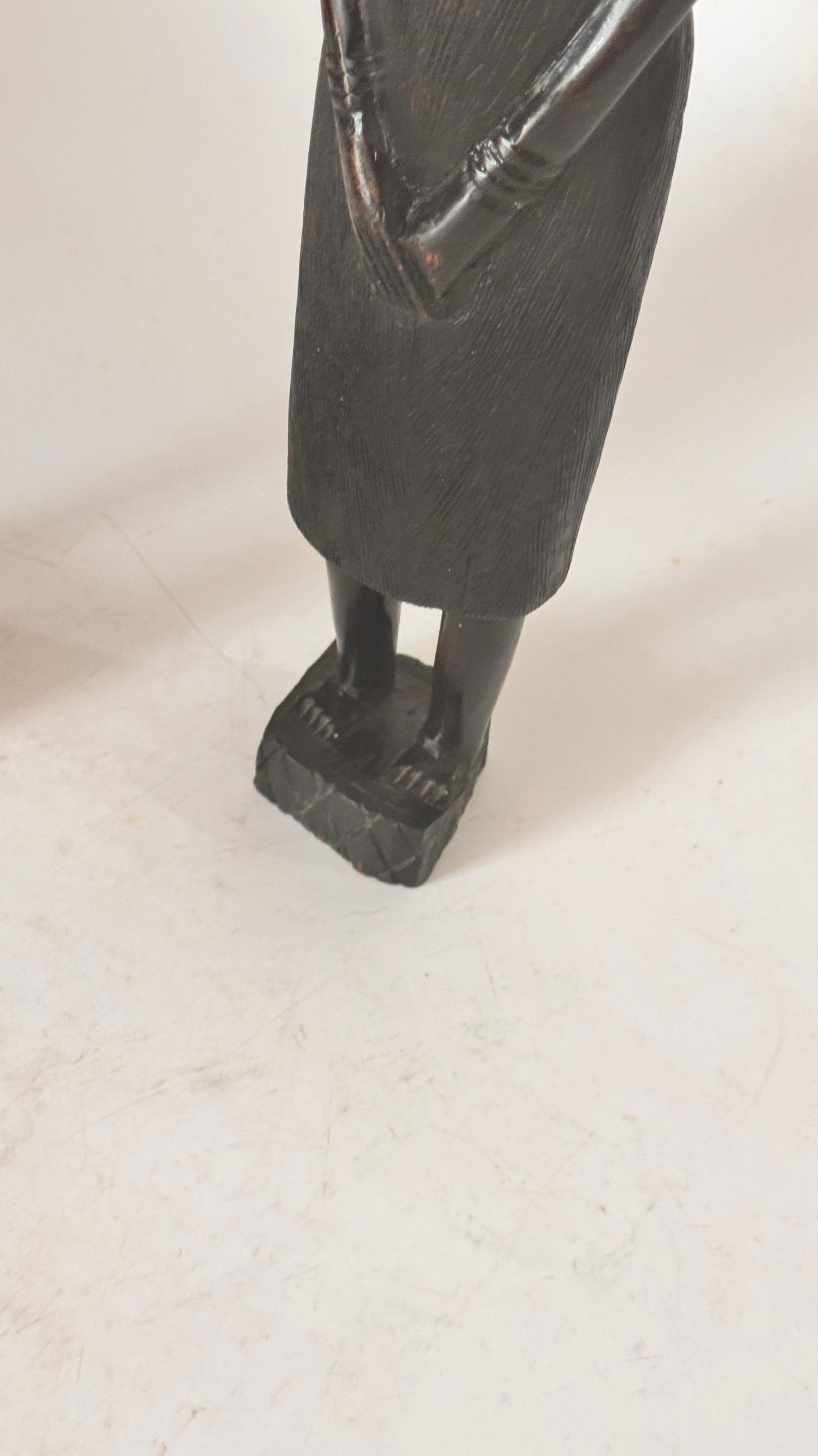 Pair of African Sculptures — Heavy Hardwood, Primitivist Style en vente 1