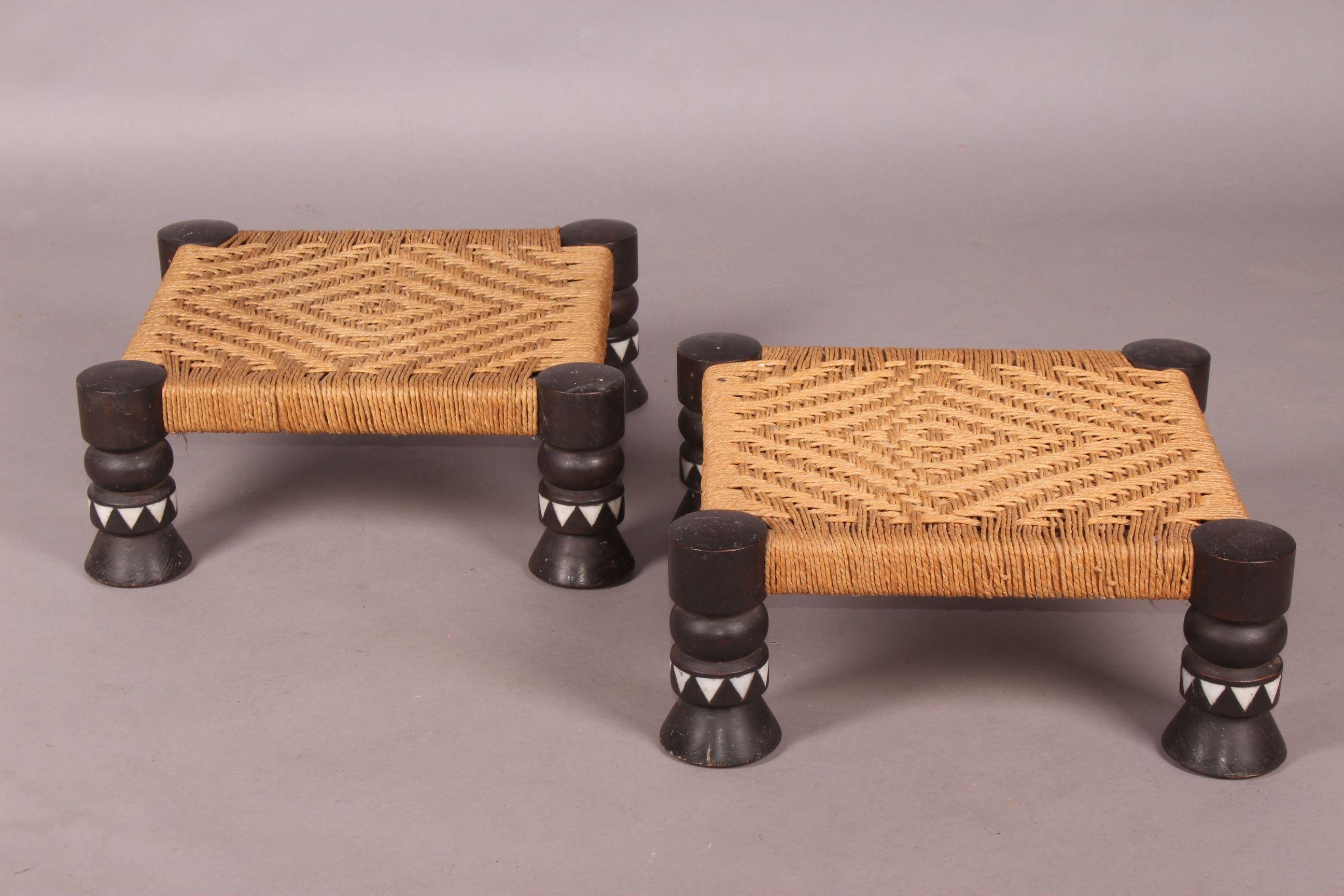 Pair of African Style Stools In Good Condition In grand Lancy, CH