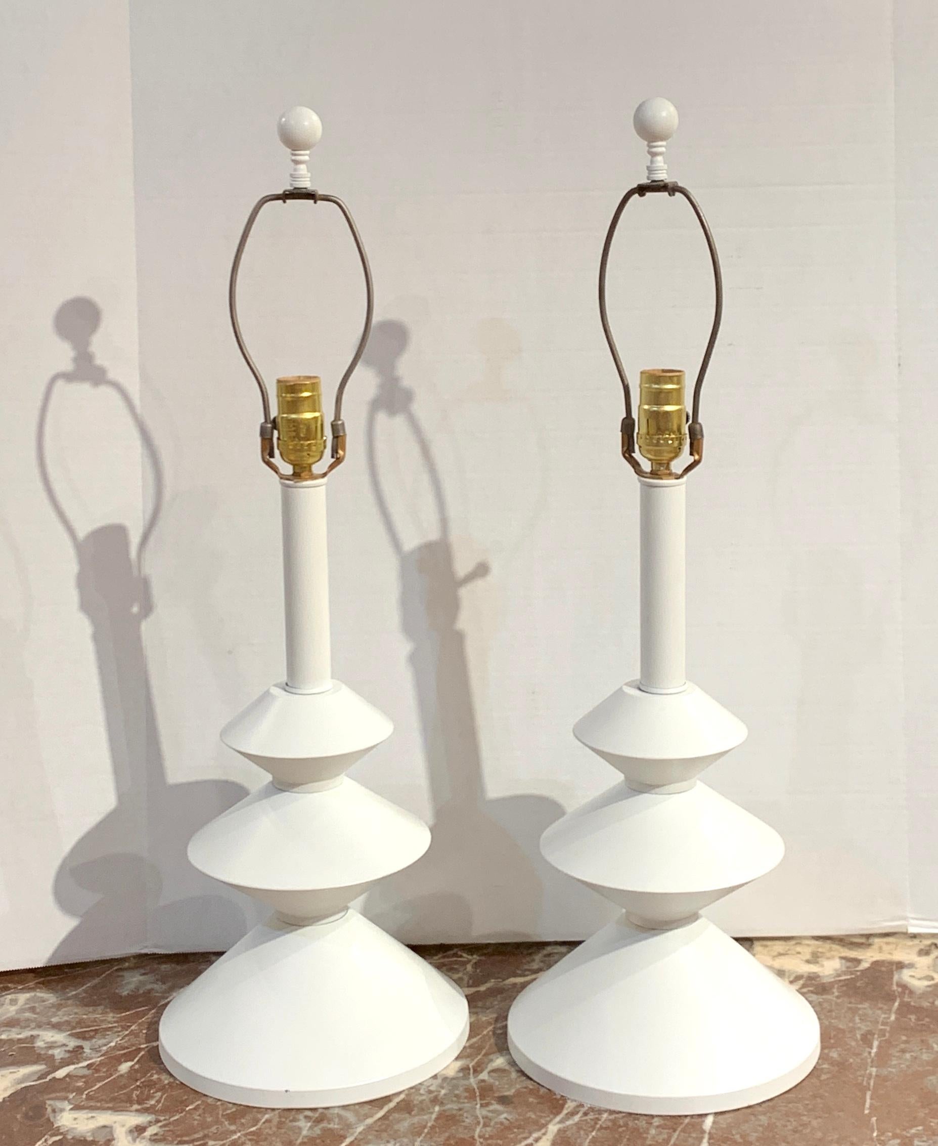 20th Century Pair of After, Alberto Giacometti Style Enameled Metal Sculptural Lamps For Sale