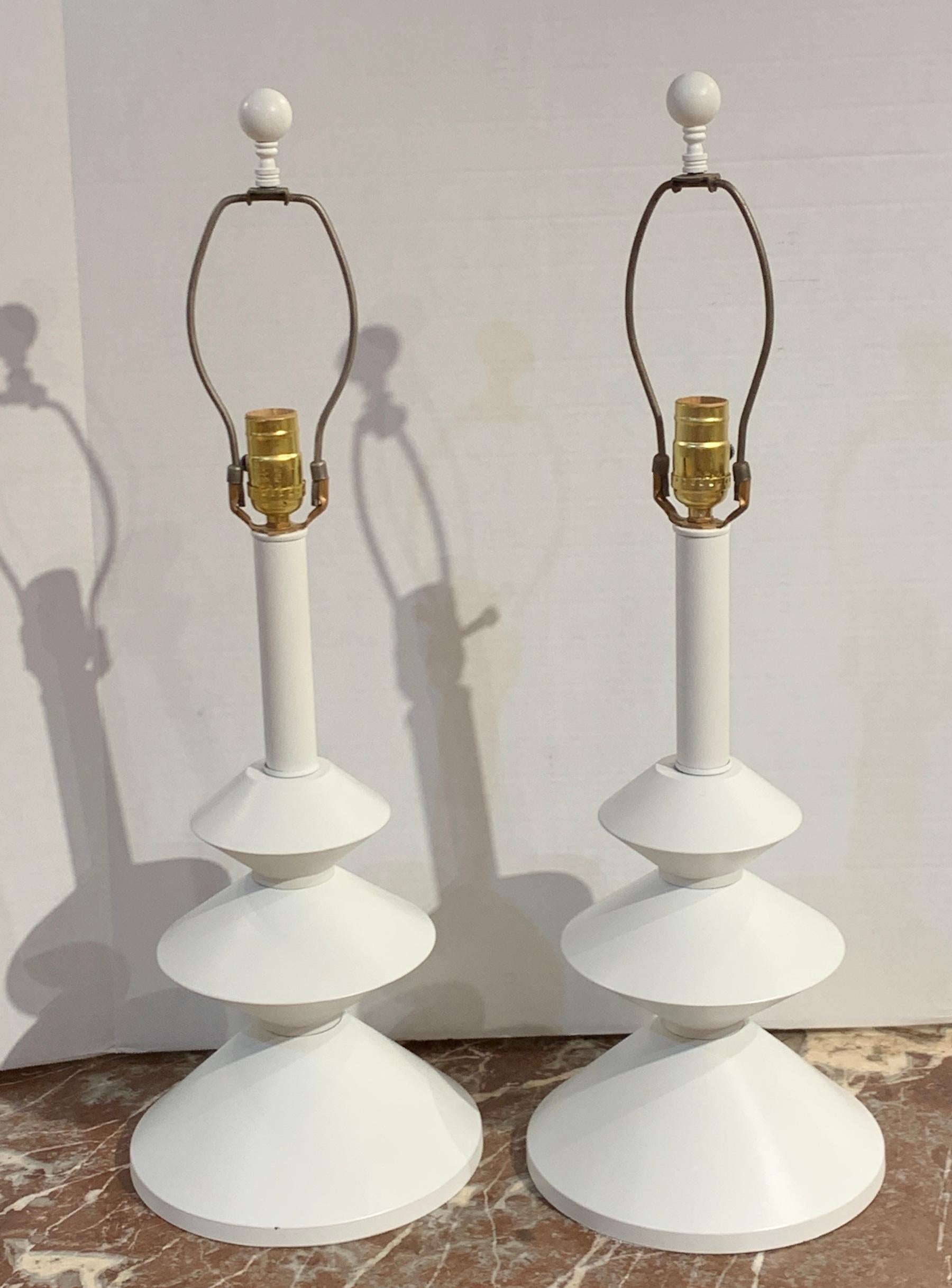 Pair of After, Alberto Giacometti Style Enameled Metal Sculptural Lamps For Sale 1