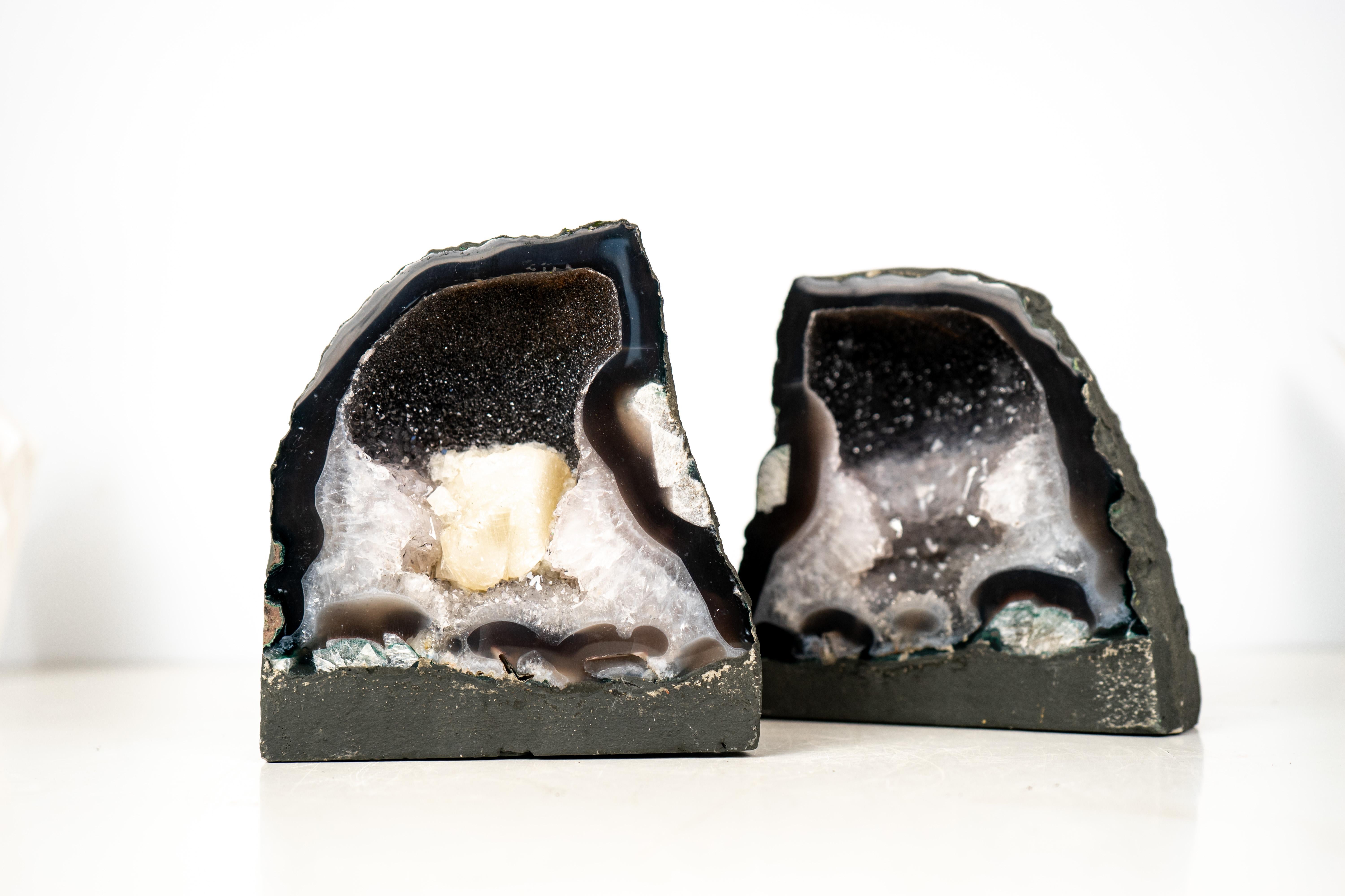 Brasiliano Coppia di geodi di agata con raro Galaxy Druzy bicolore in vendita