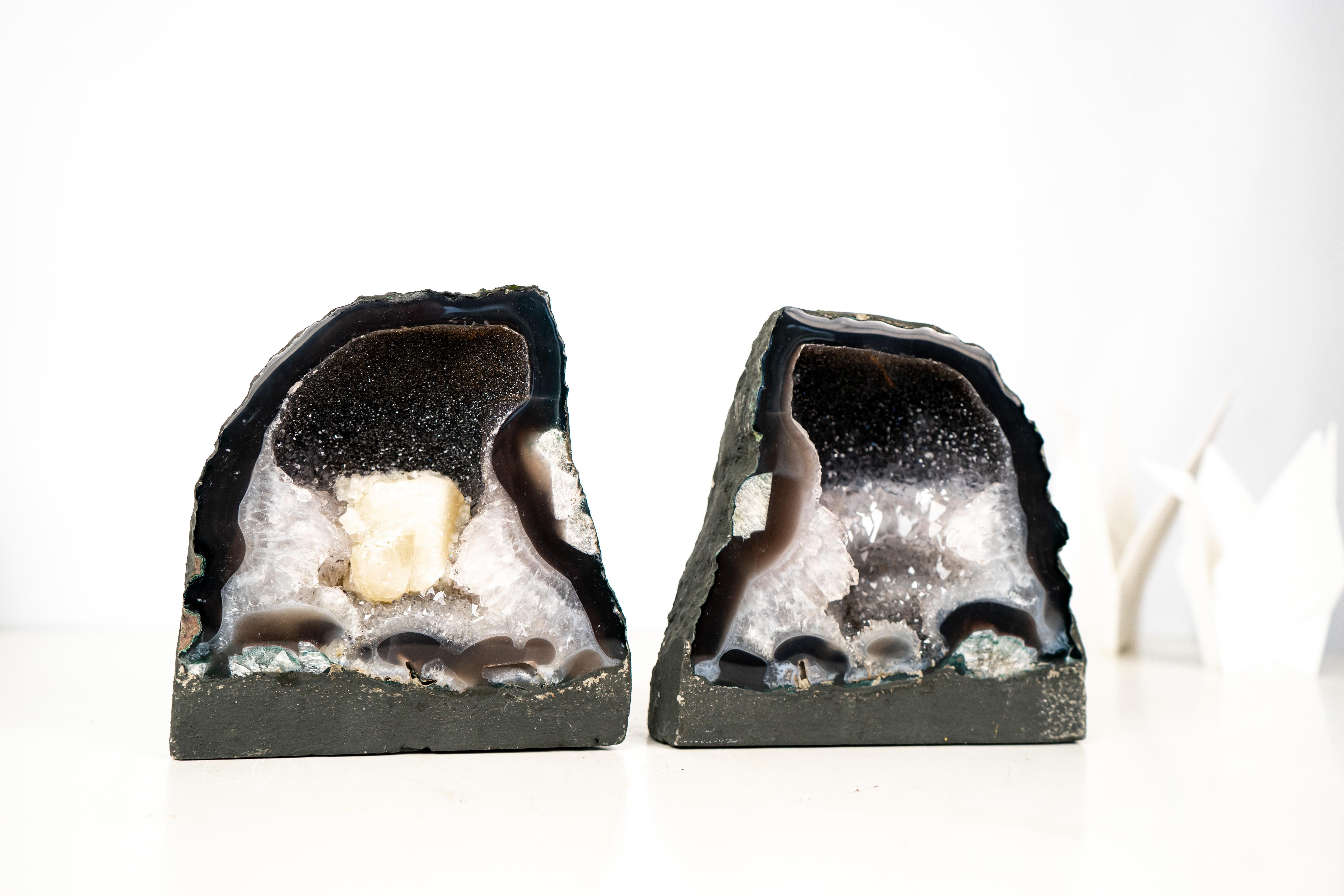 Coppia di geodi di agata con raro Galaxy Druzy bicolore in vendita 2