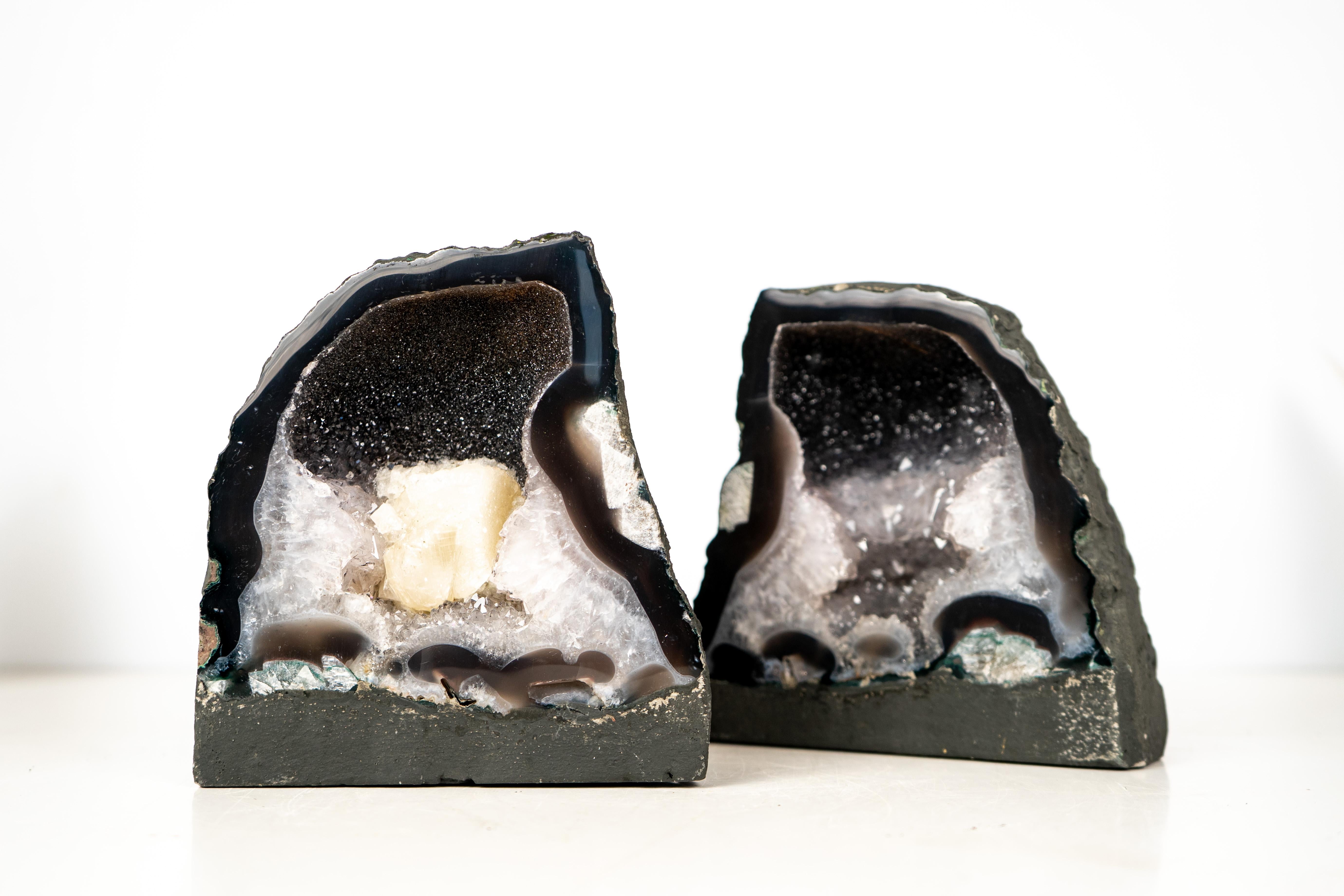 Coppia di geodi di agata con raro Galaxy Druzy bicolore in vendita 3