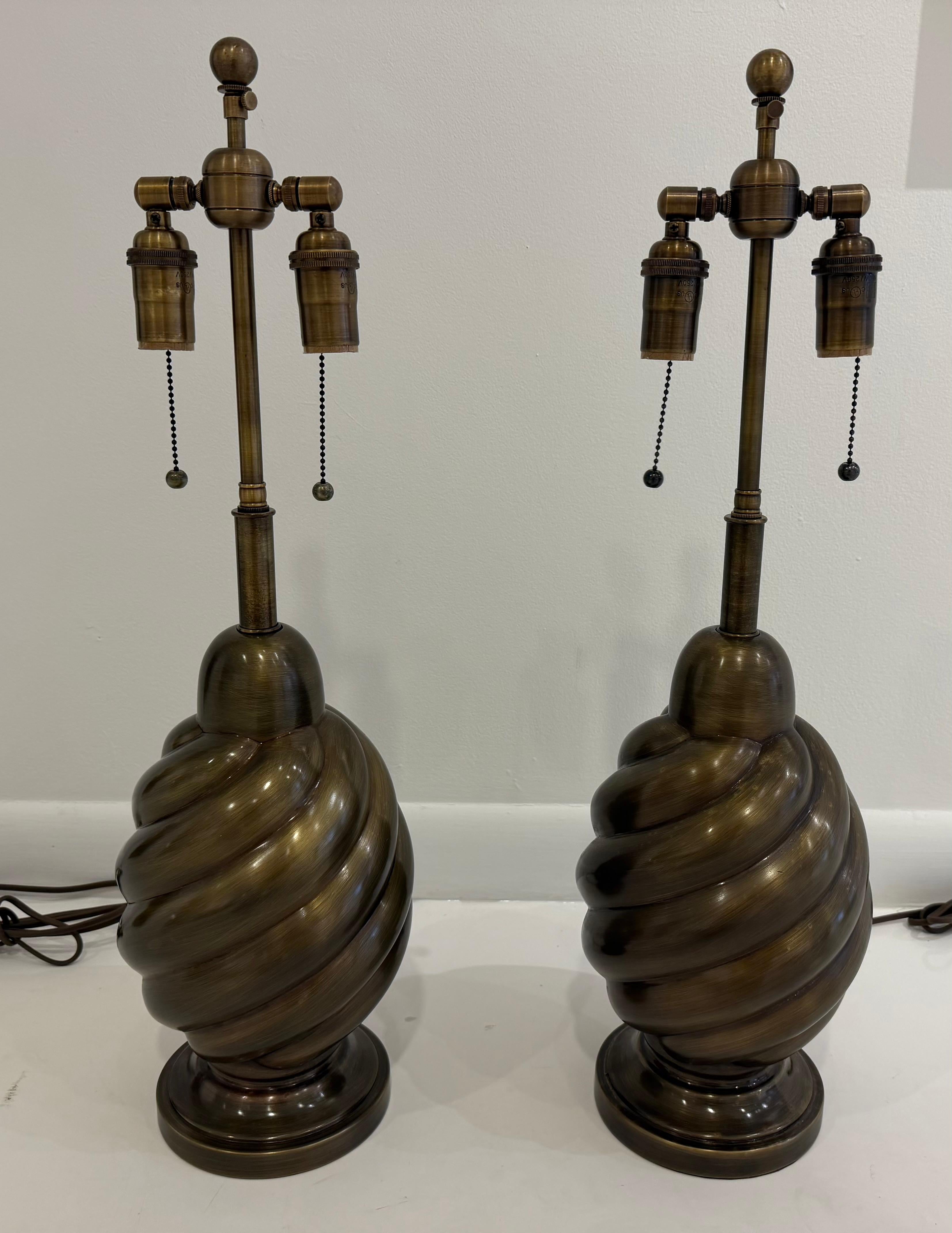 Paire de lampes de table Westwood américaines des années 1960 en laiton vieilli en vente 5