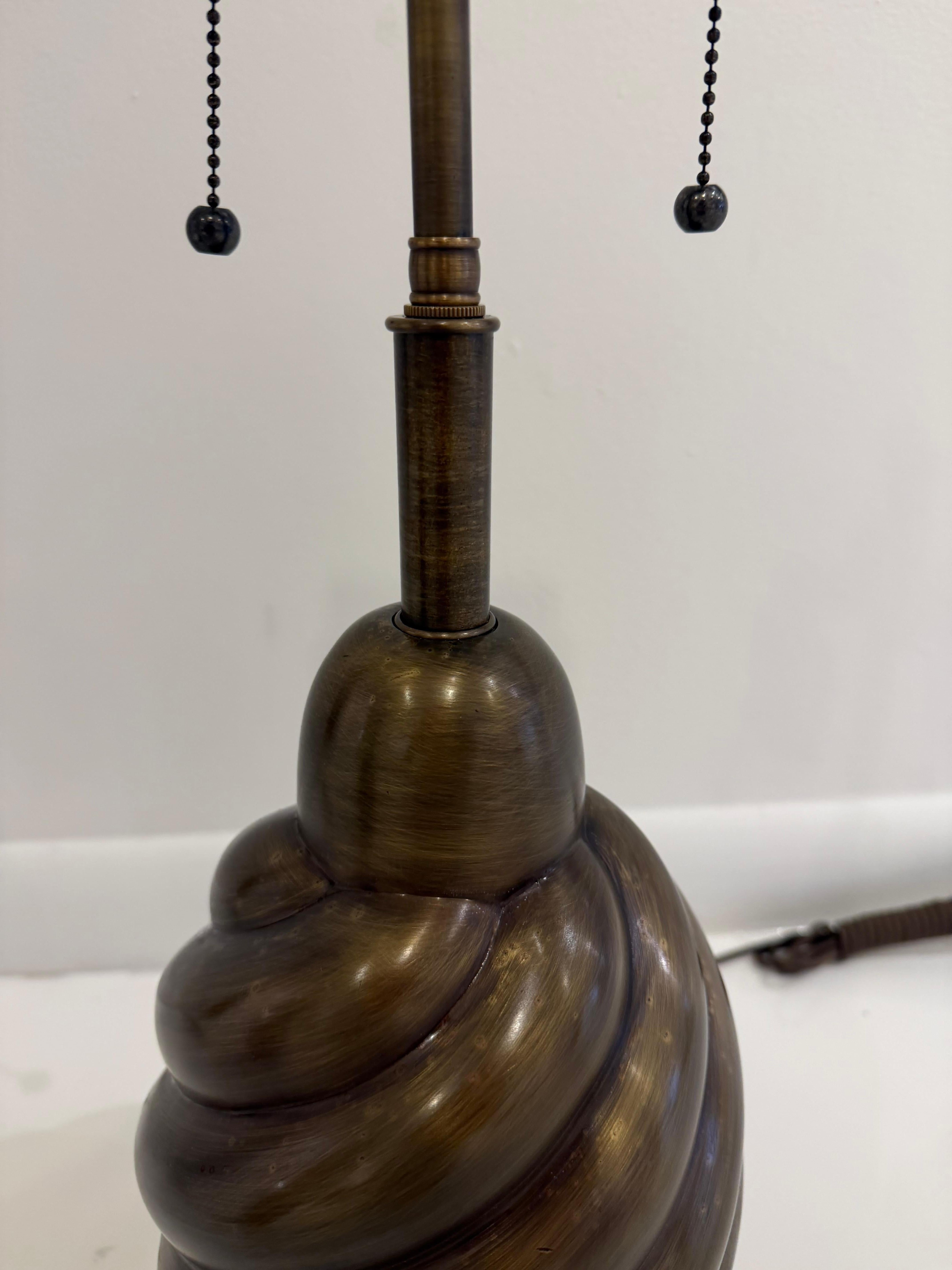 Paire de lampes de table Westwood américaines des années 1960 en laiton vieilli en vente 1