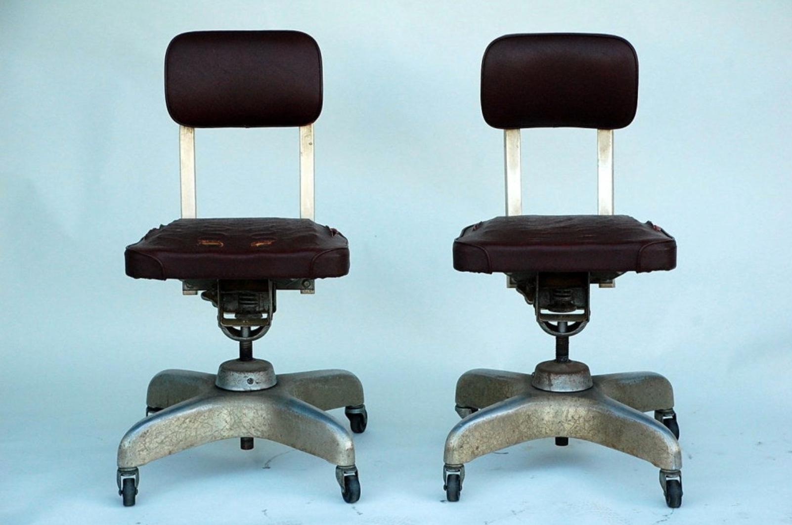 Pair of Aged Industrial Office Swivel Chairs In Good Condition For Sale In Los Angeles, CA