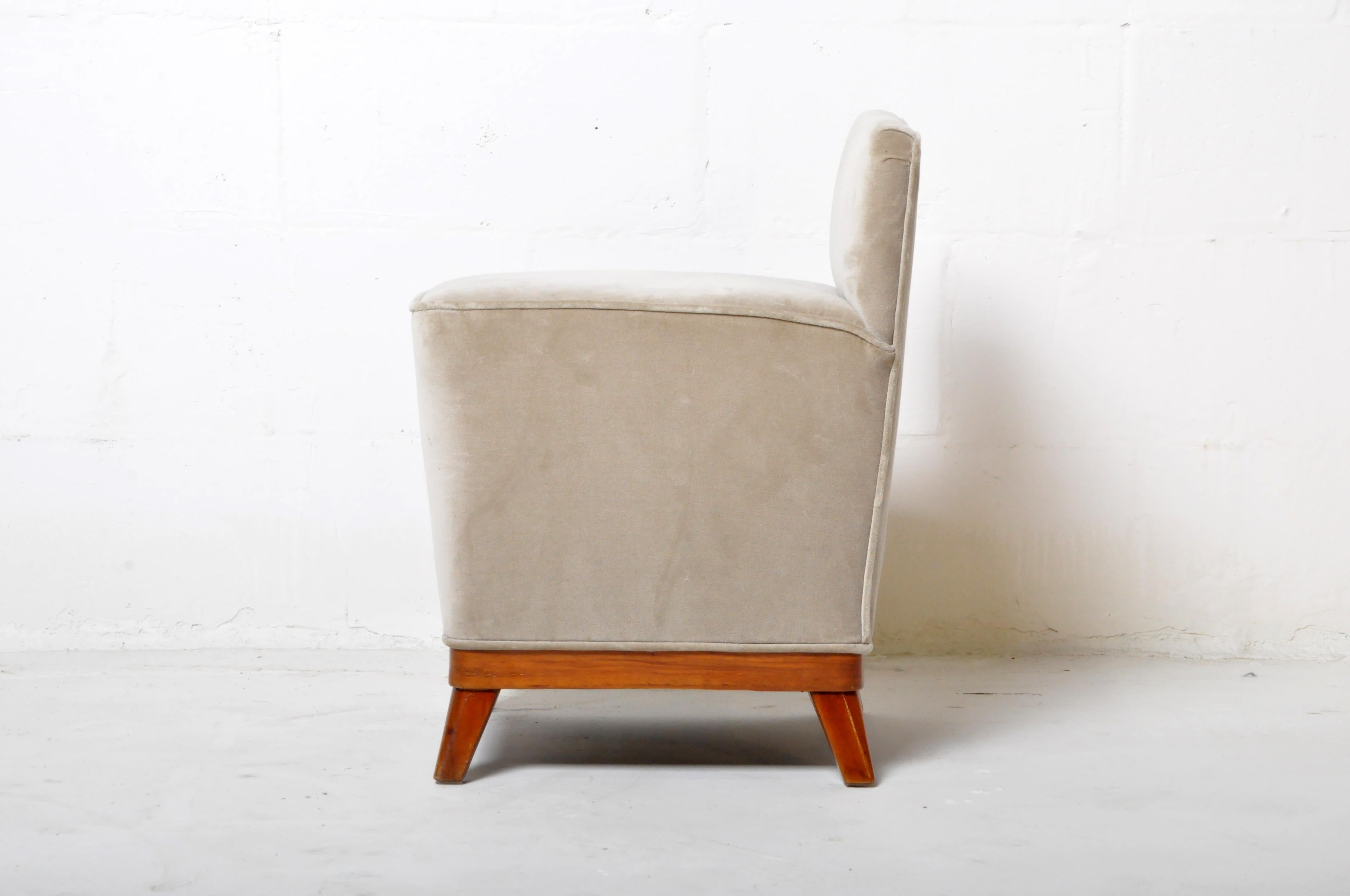 Mid-20th Century Pair of Air Deco Stools