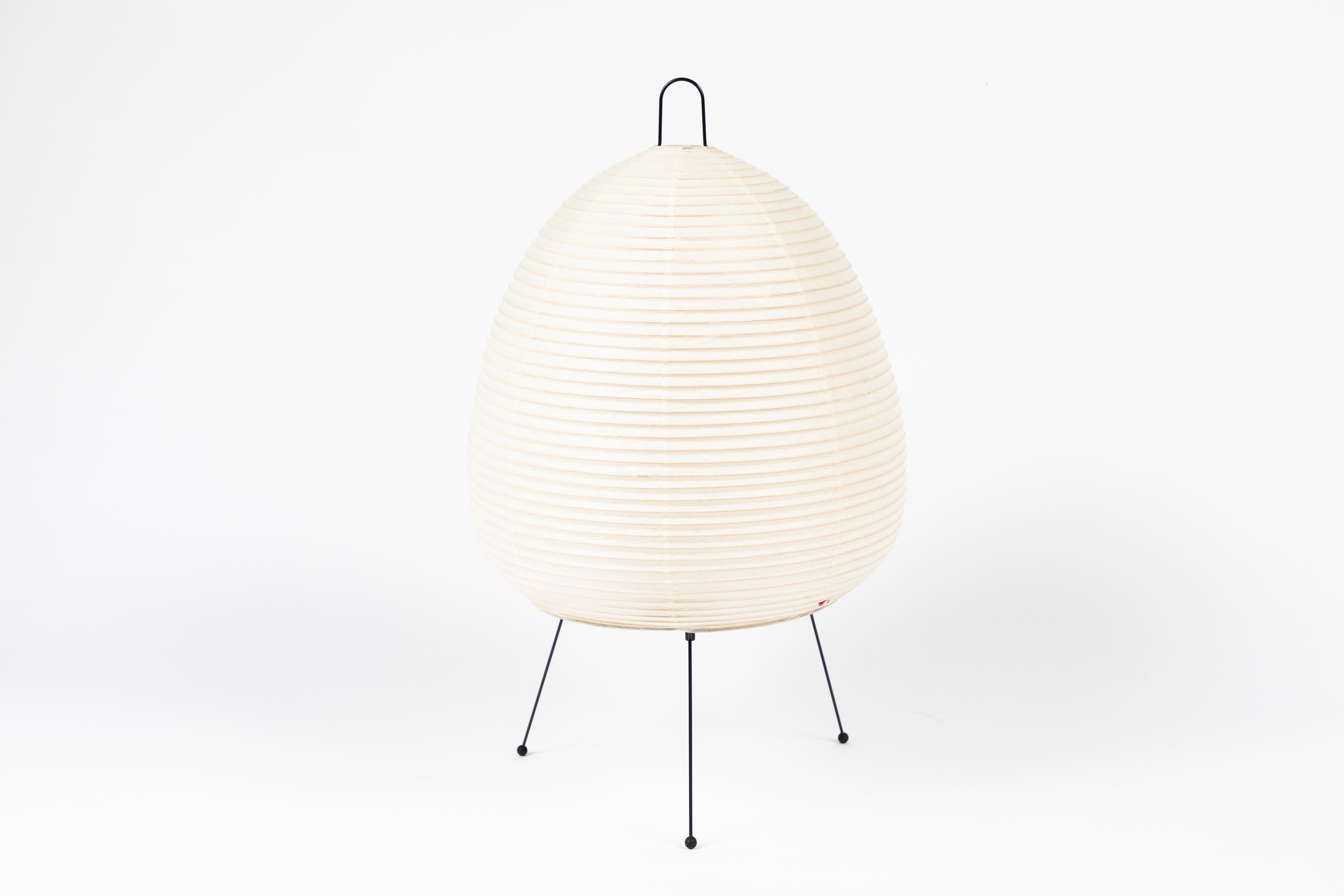 Pair of Akari Model 1A Light Sculptures by Isamu Noguchi 2