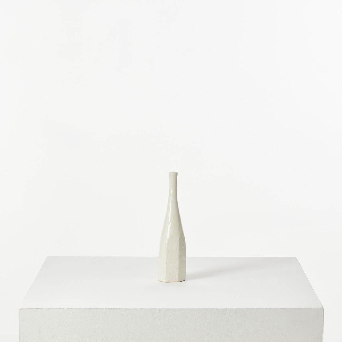 Contemporary Pair of Akiko Hirai Ceramic ‘Morandi’ Bottle Vases, Early 21st Century, UK