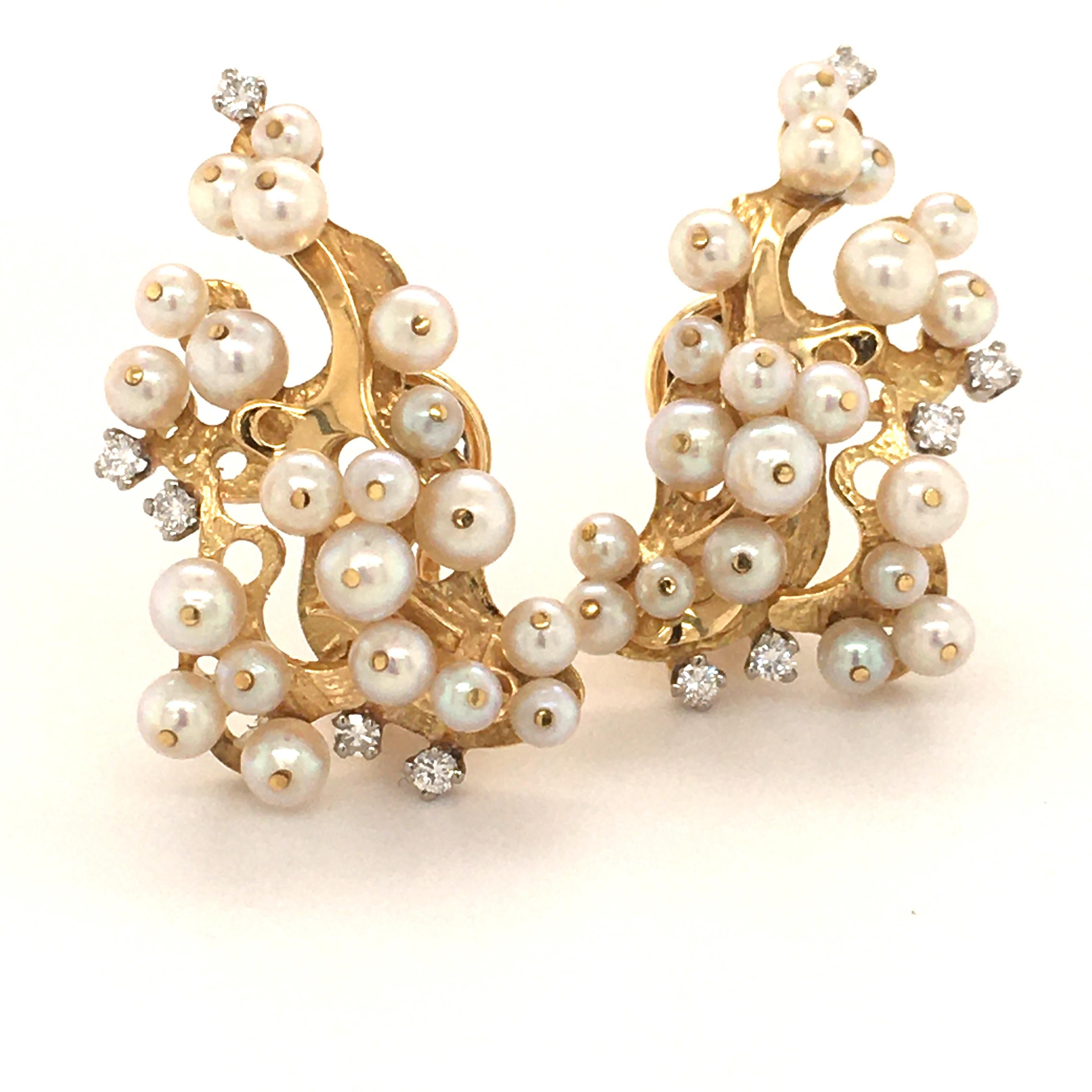 Pair of Akoya Pearl Yellow Gold Earclips In Good Condition In Lucerne, CH