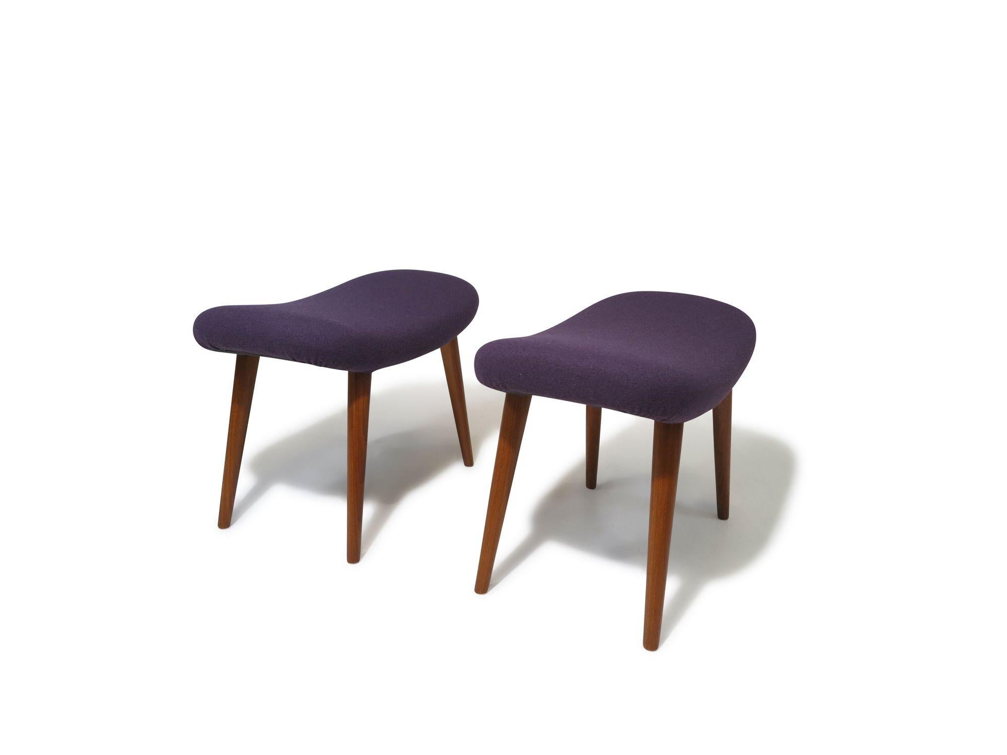 Paar Aksel Bender Madsen entworfene Ottomane-Bank-Stühle im Zustand „Hervorragend“ im Angebot in Oakland, CA