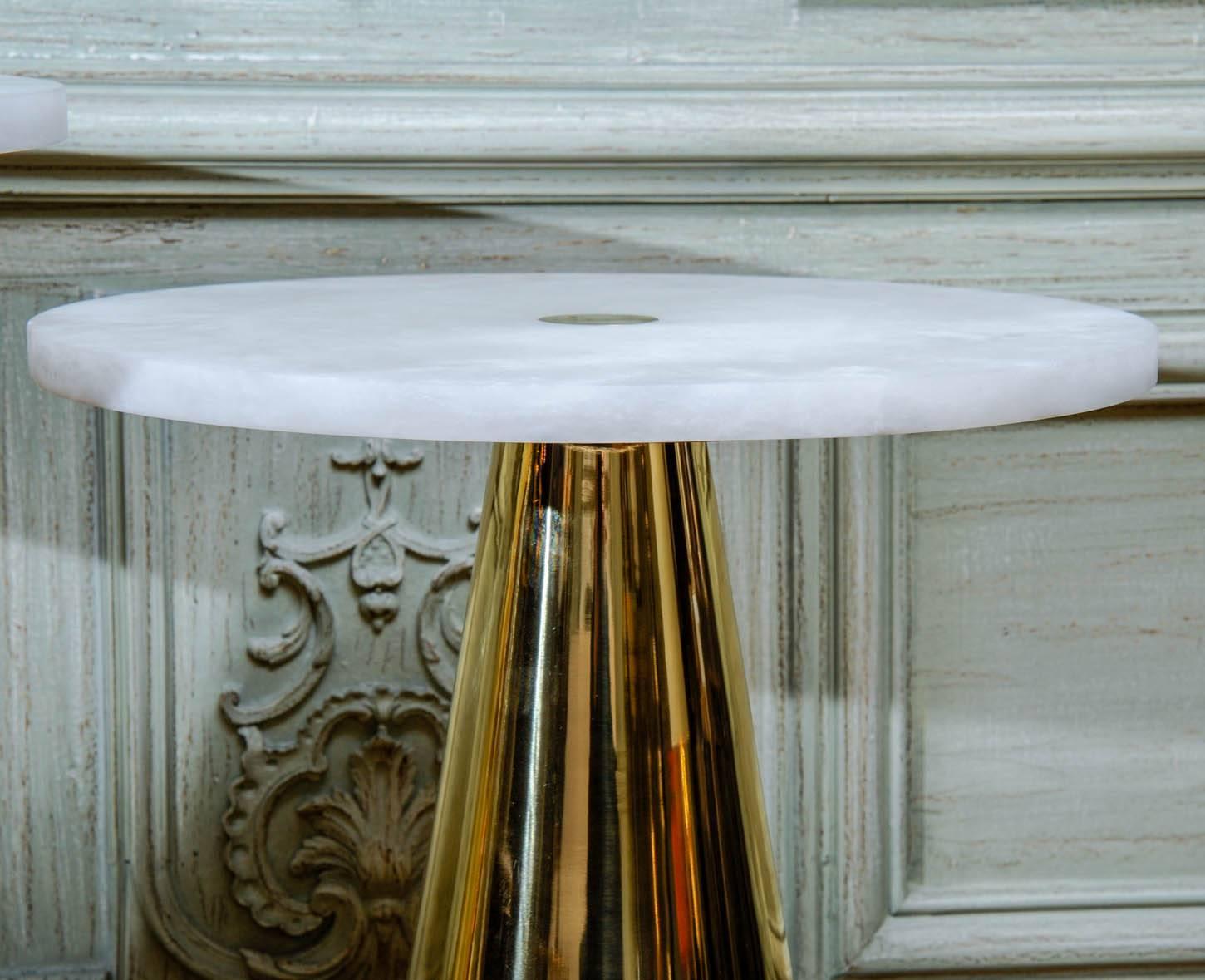 Pair of Alabaster and Brass Pedestals In Excellent Condition For Sale In Saint-Ouen (PARIS), FR