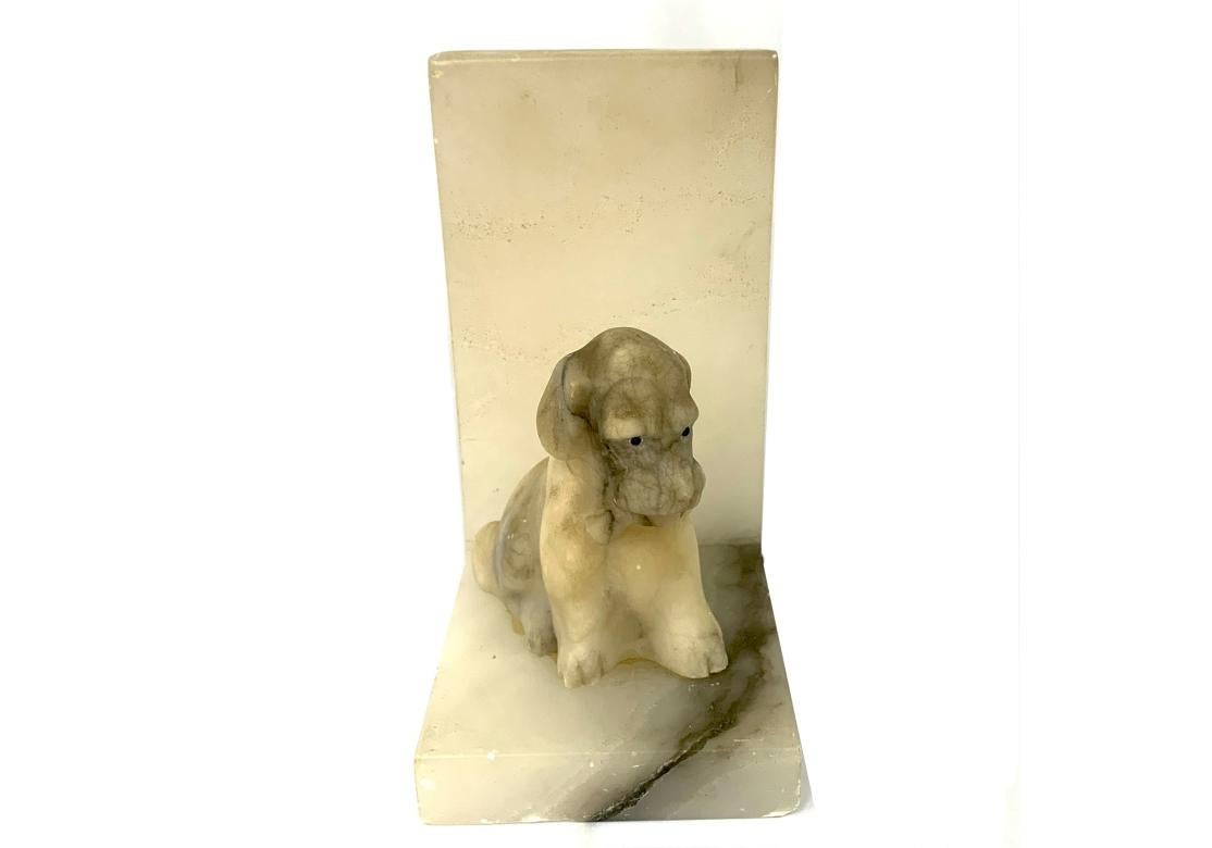 Ein Paar Hunde-Buchstützen aus Alabaster im Vintage-Stil im Angebot 7