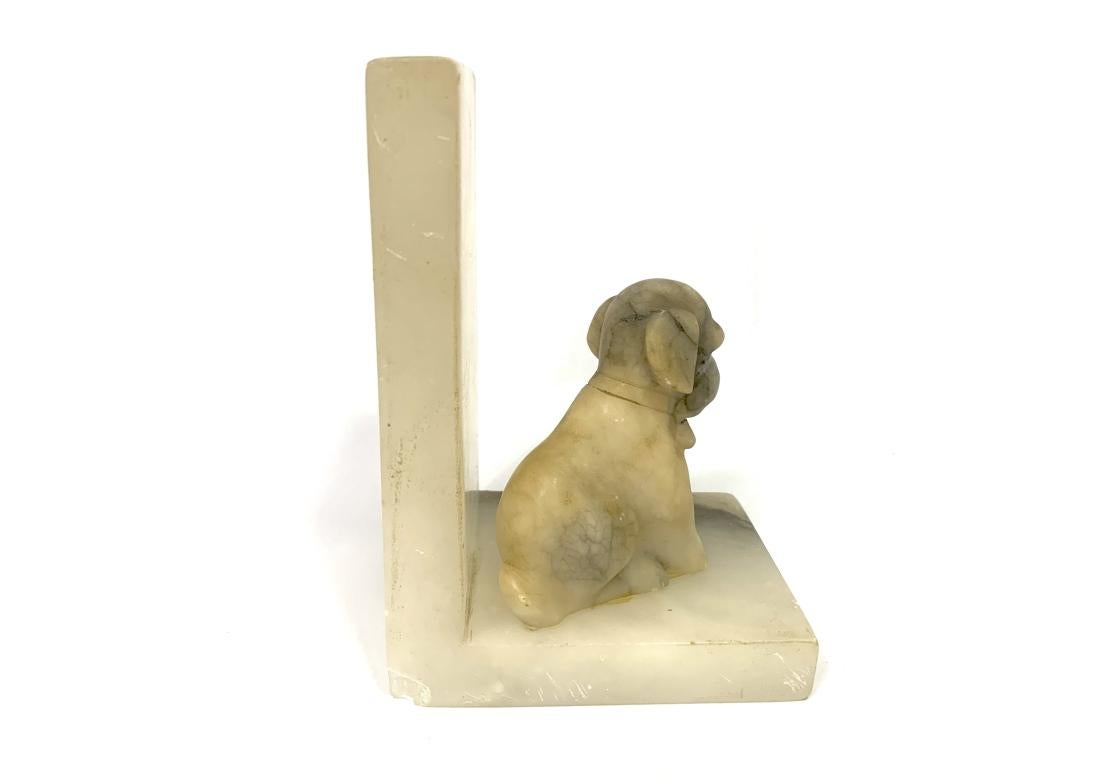 Ein Paar Hunde-Buchstützen aus Alabaster im Vintage-Stil im Angebot 8