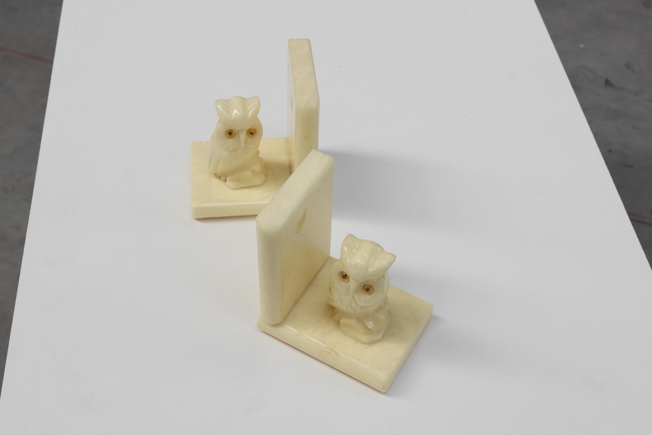 Pair of Alabaster Hand carved bookends in Art Deco style, France 1920s For Sale 2