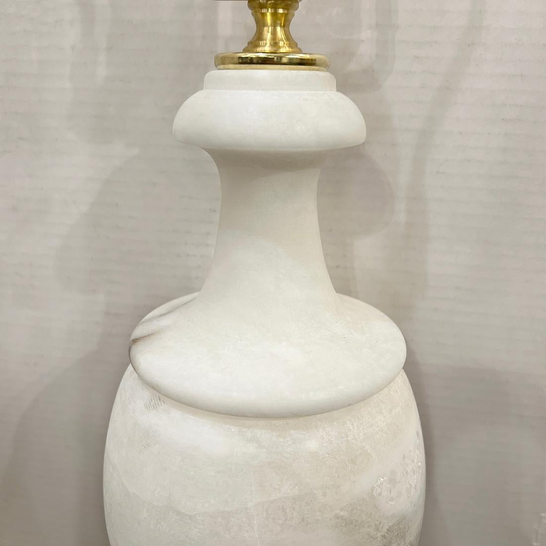 italien Paire de lampes en albâtre en vente