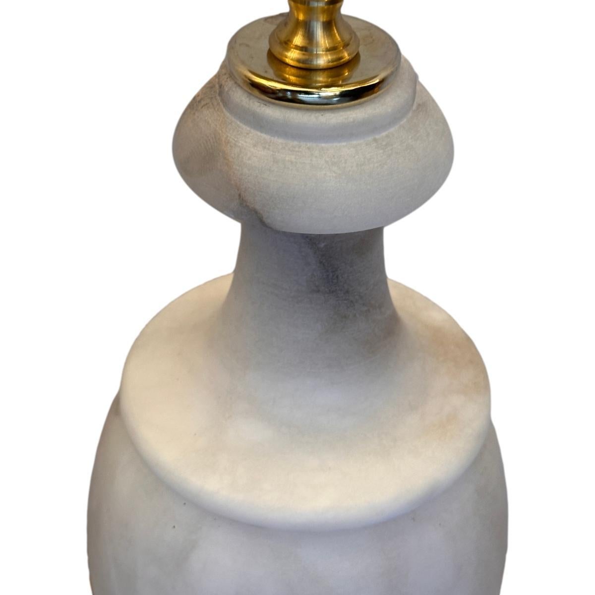 italien Paire de lampes en albâtre en vente