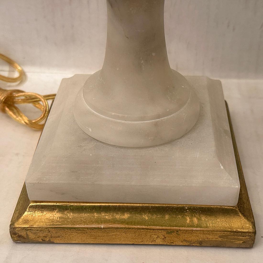 Ein Paar Alabaster-Lampen im Zustand „Gut“ im Angebot in New York, NY