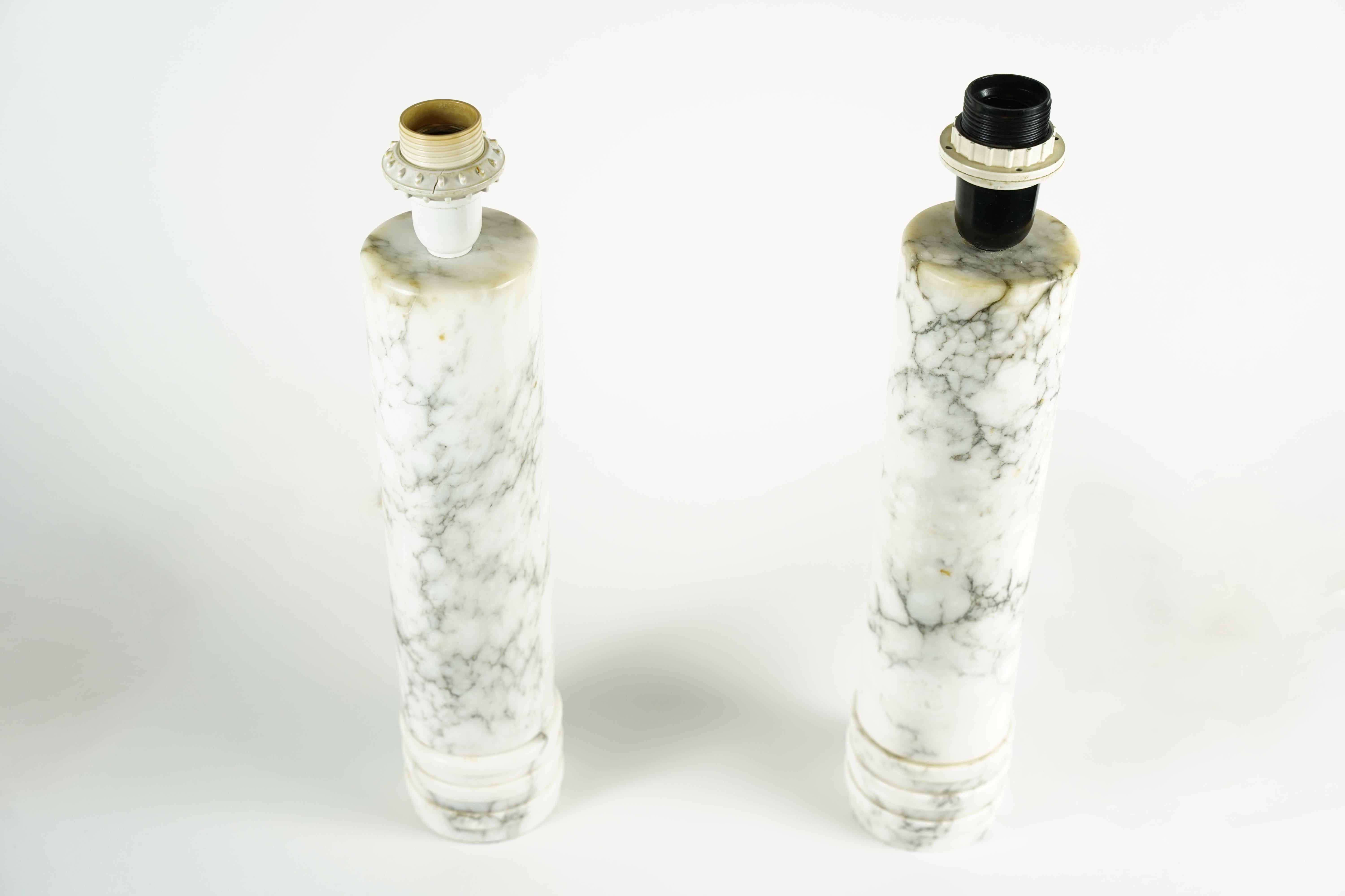 Mid-Century Modern pair of alabaster lamps. Italy 1970 For Sale