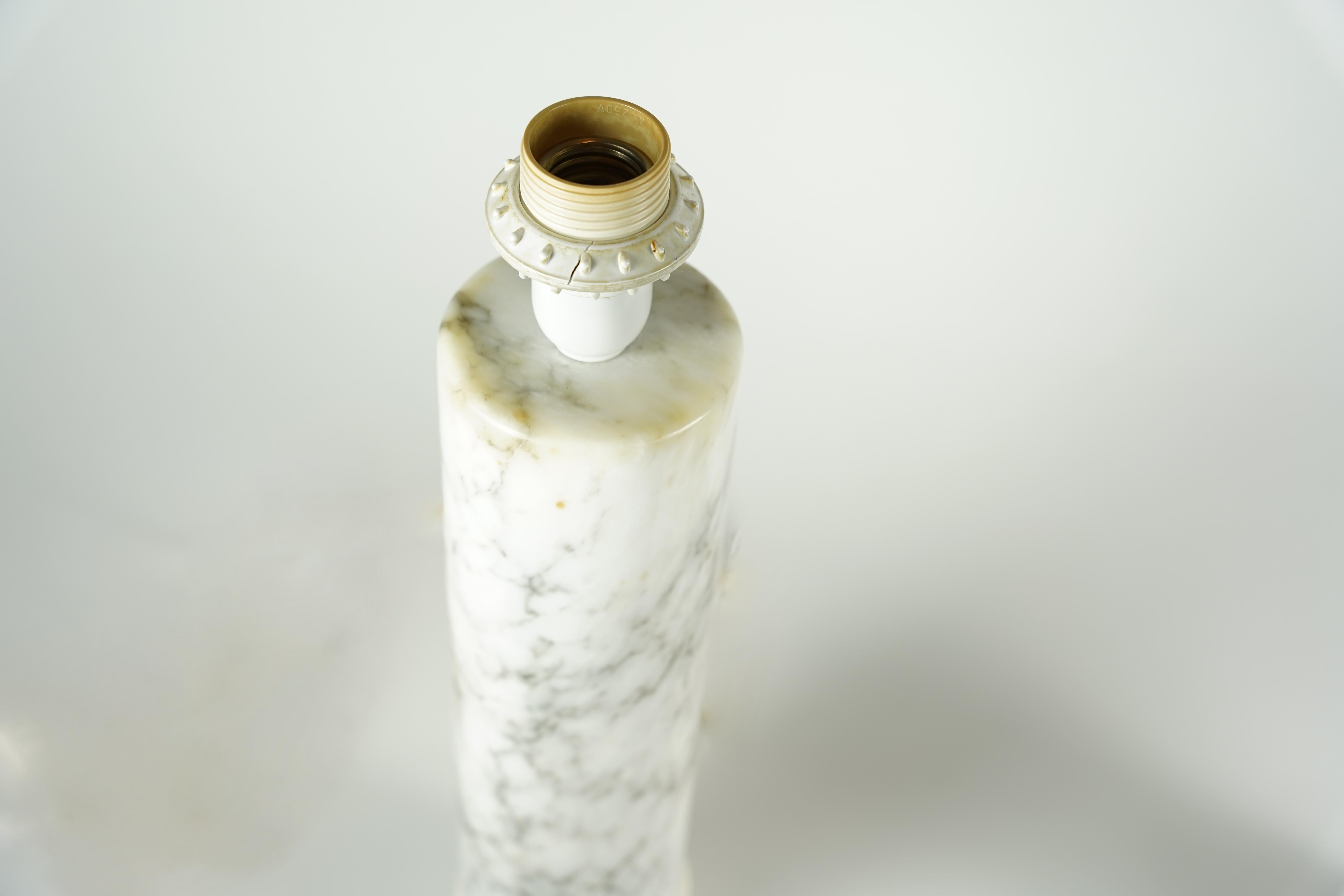 pair of alabaster lamps. Italy 1970 In Good Condition For Sale In Bronx, NY