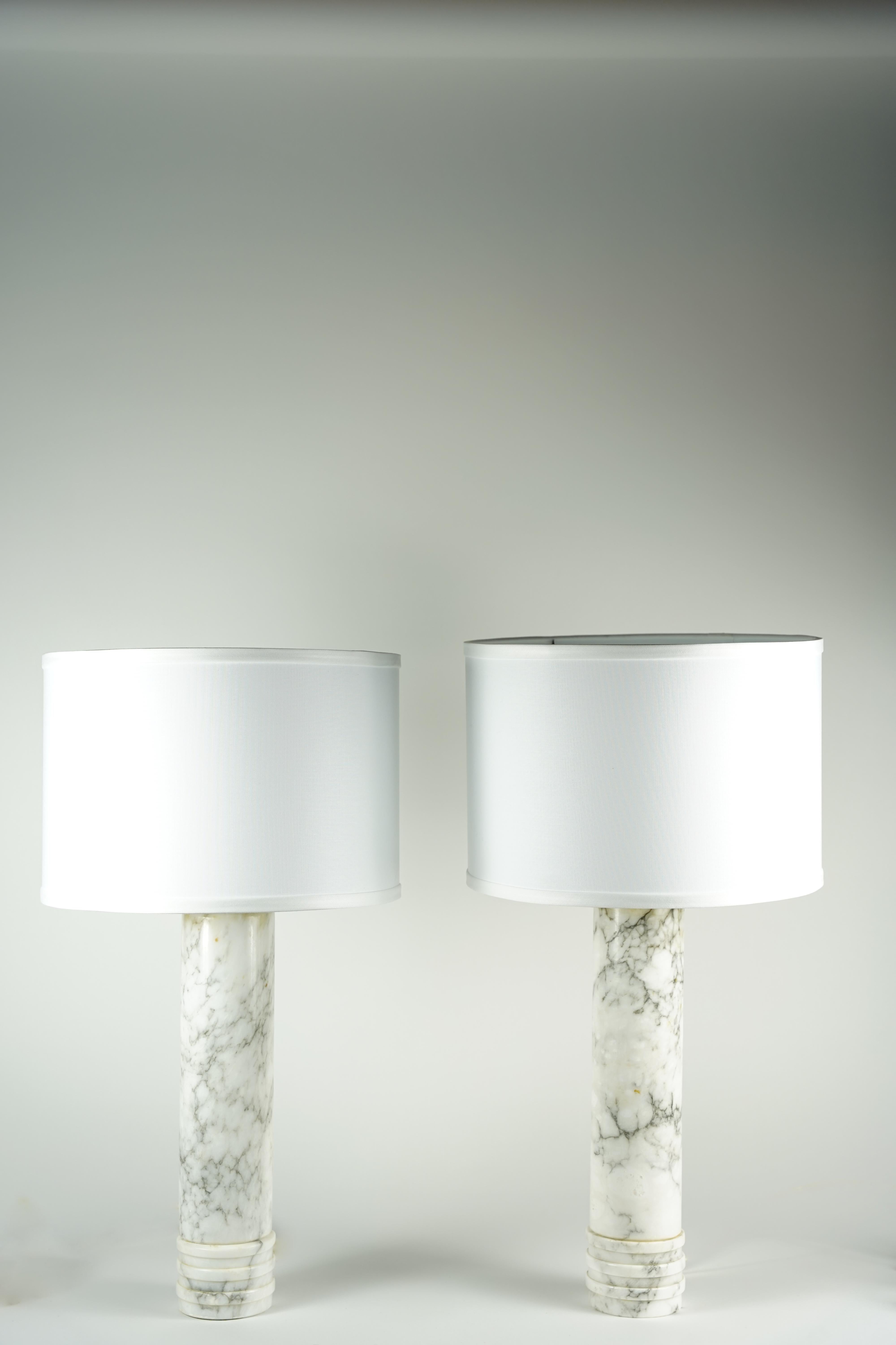 20th Century pair of alabaster lamps. Italy 1970 For Sale